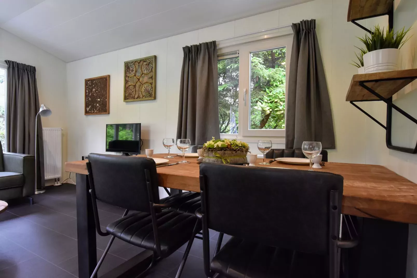 Recreatiebospark de Reehorst 1-Eetkamer