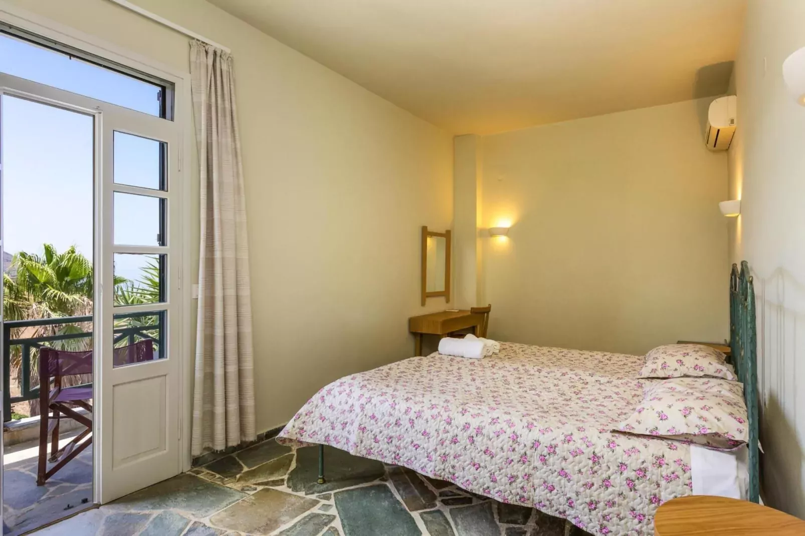 Villas Avra & Pyrgos, Episkopi-Villa Avra, ca. 120 qm, 6 pax-Slaapkamer