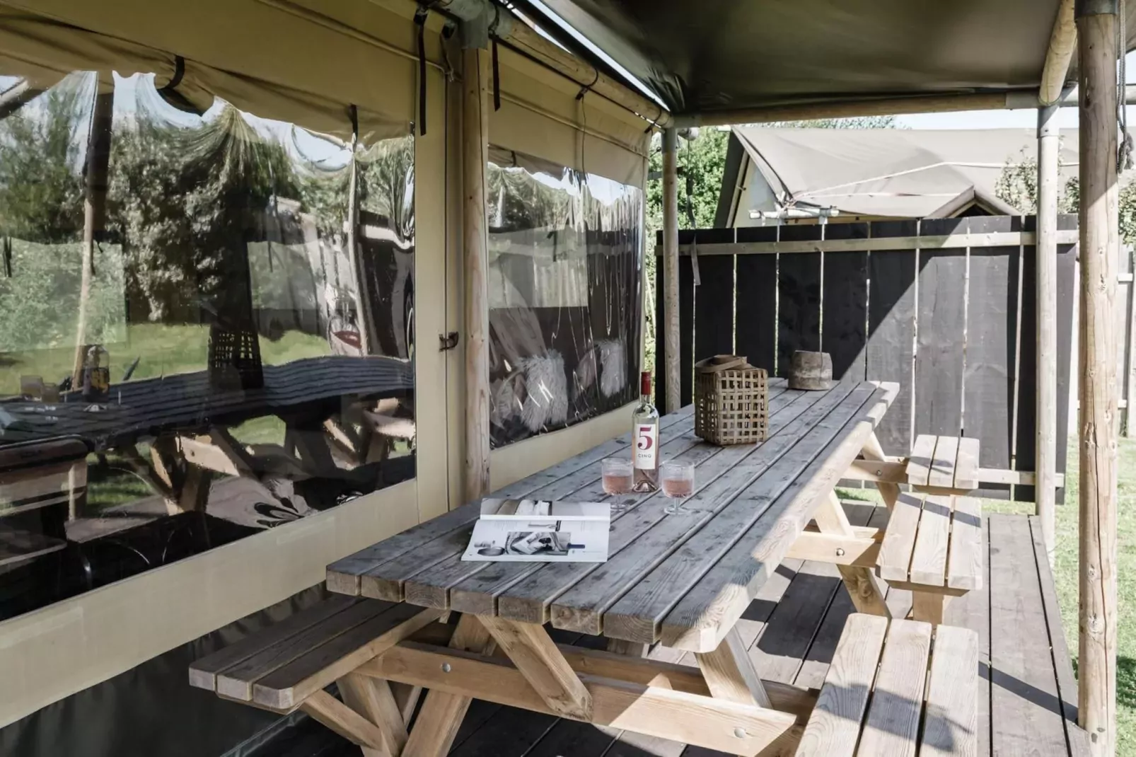 Wood Lodge Luxe - Duynpark-Eetkamer