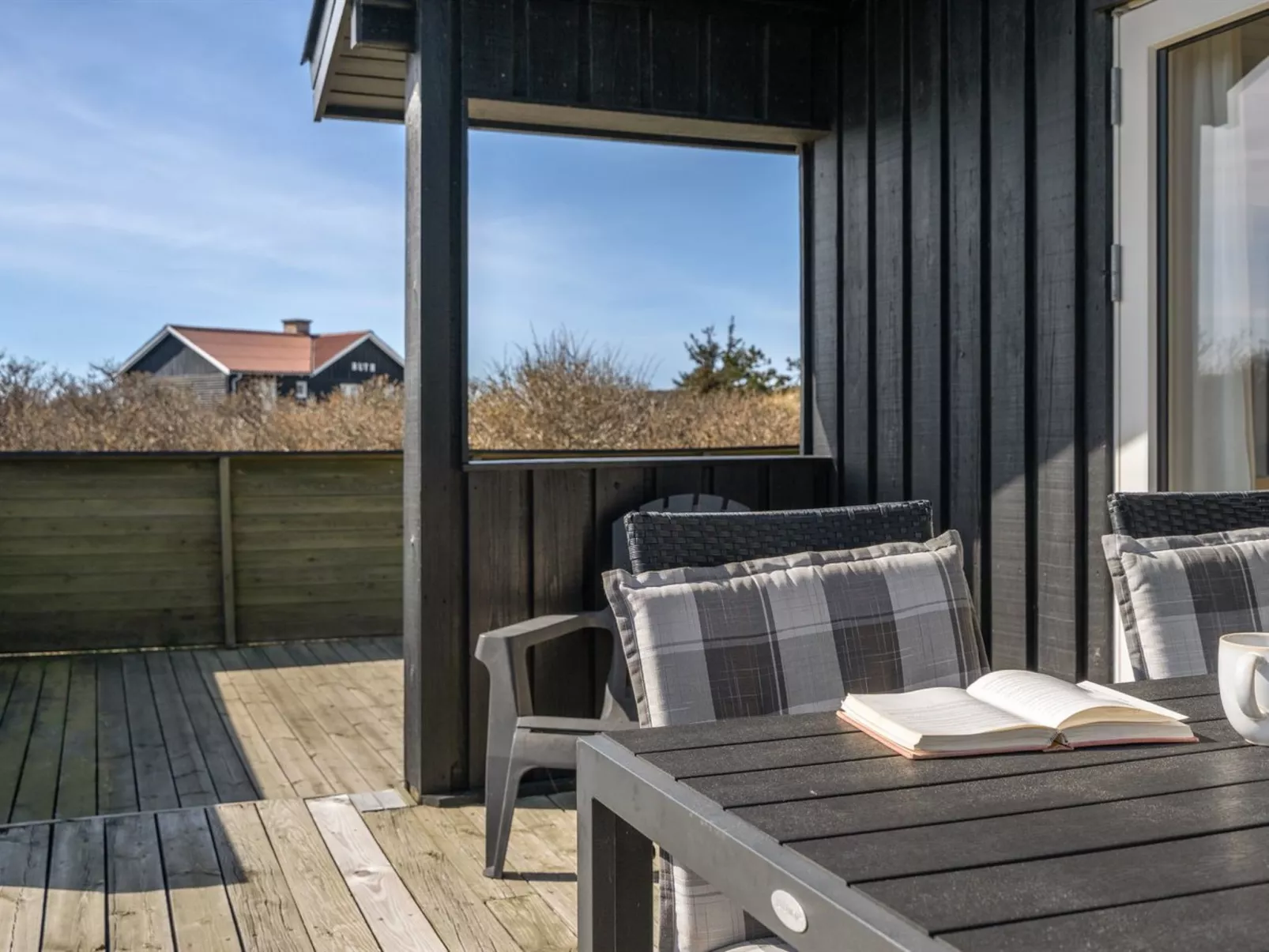 "Efra" - 400m from the sea-Binnen