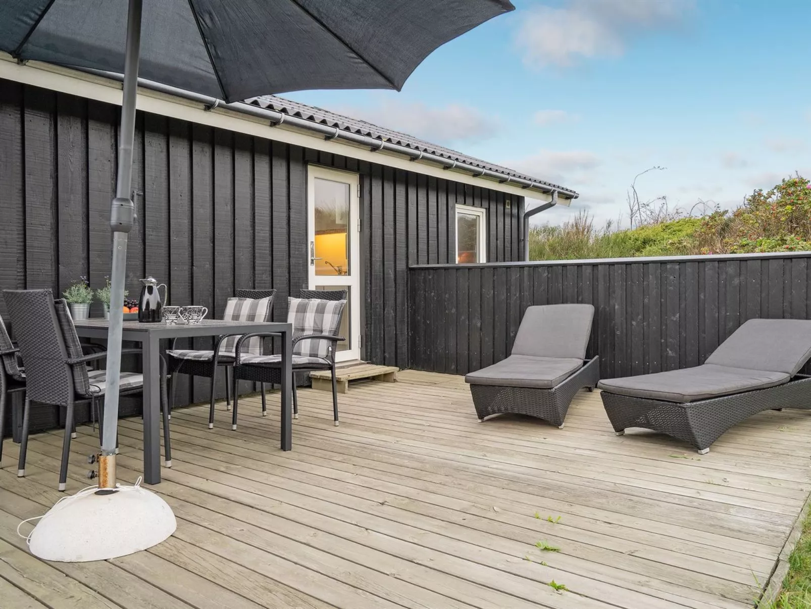 "Efra" - 400m from the sea-Buiten