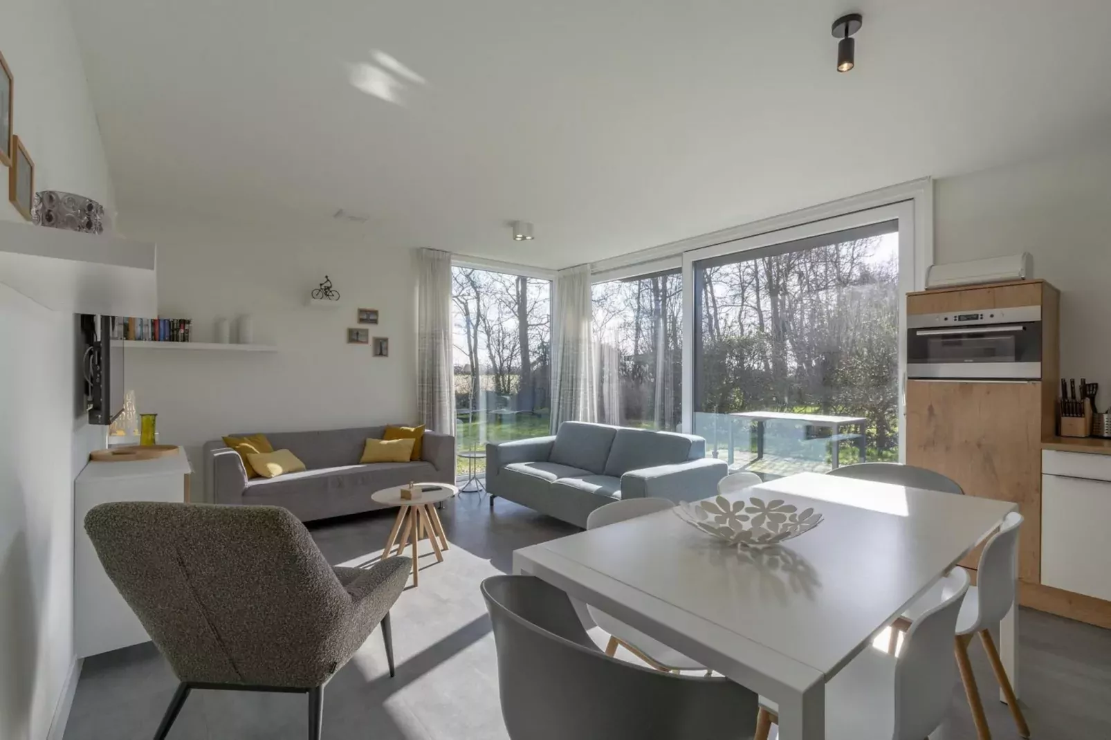 Bungalow Uitwaayer-Eetkamer