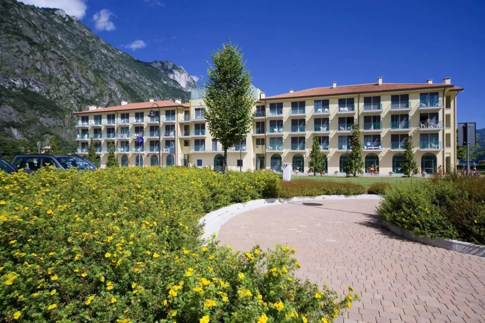 Residence Porto Letizia Porlezza - Villas Studio 4 pax Vista Lago Plus VSLP4 Lake View Plus 8213-Buitenkant zomer