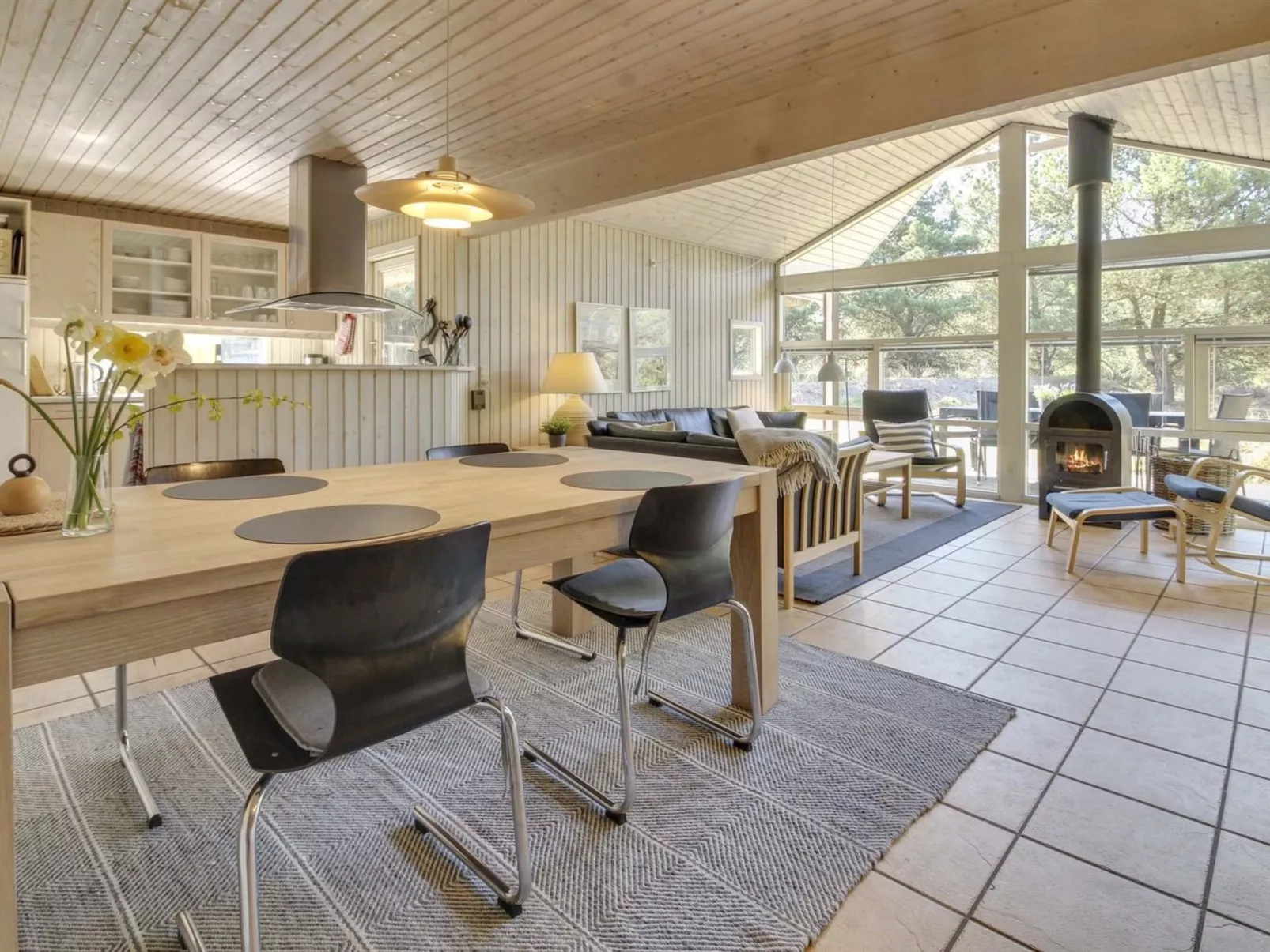 "Karri" - 1.1km from the sea-Binnen