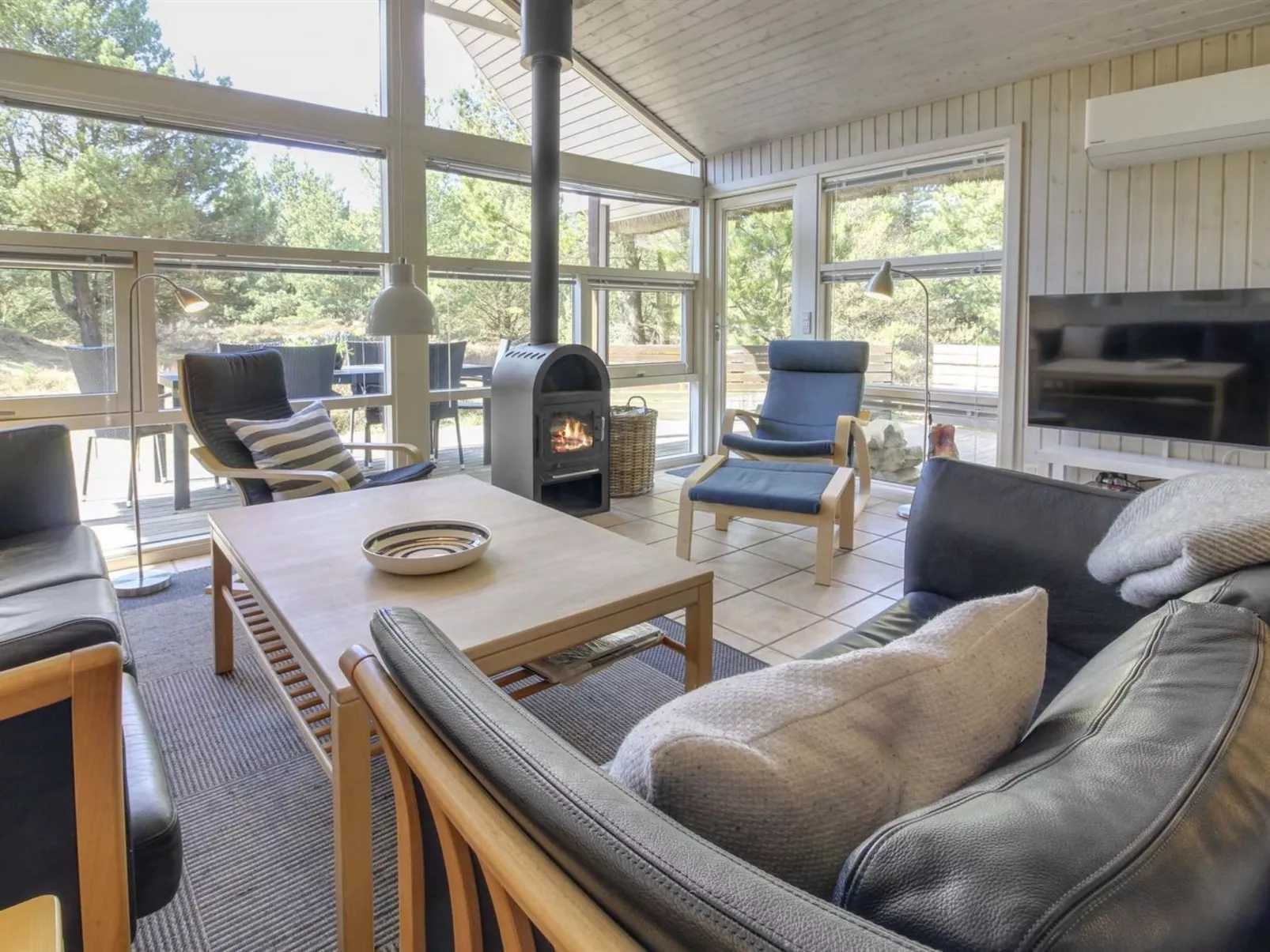 "Karri" - 1.1km from the sea-Binnen