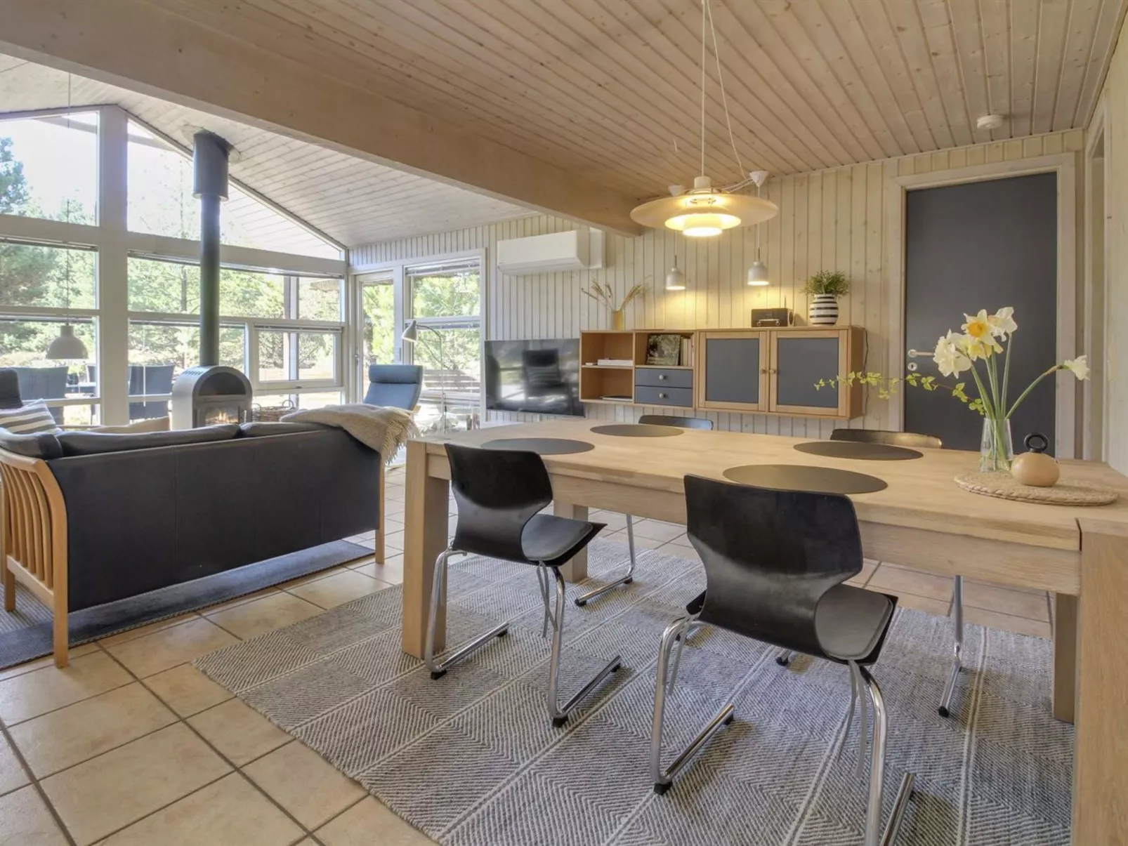 "Karri" - 1.1km from the sea-Binnen