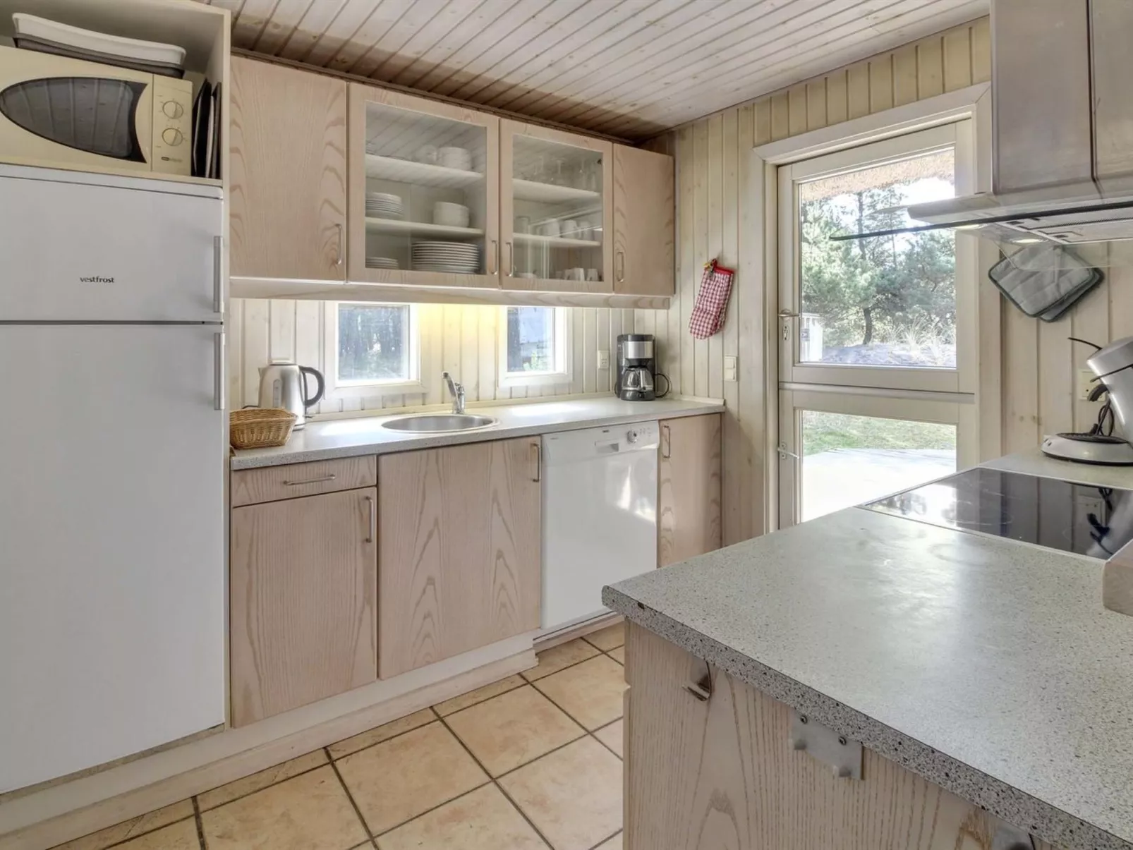 "Karri" - 1.1km from the sea-Binnen