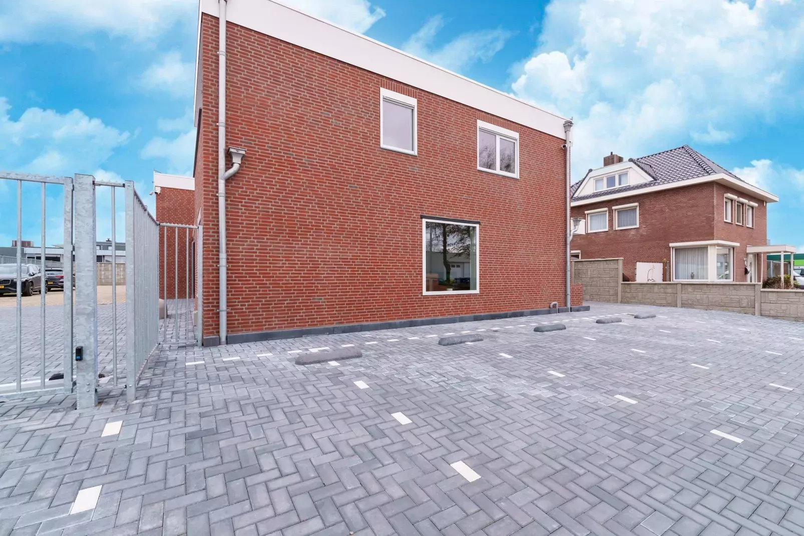 Edisonstraat - 2P-Buitenkant zomer