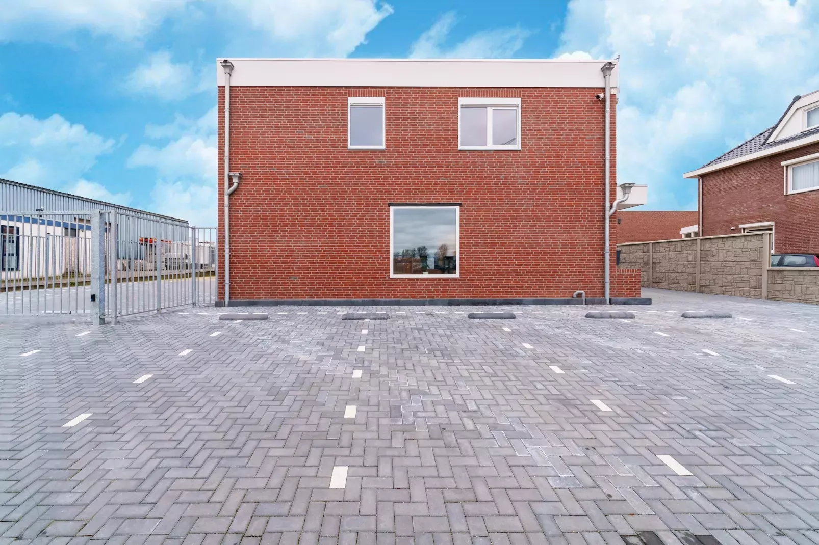 Edisonstraat - 2P-Buitenkant zomer