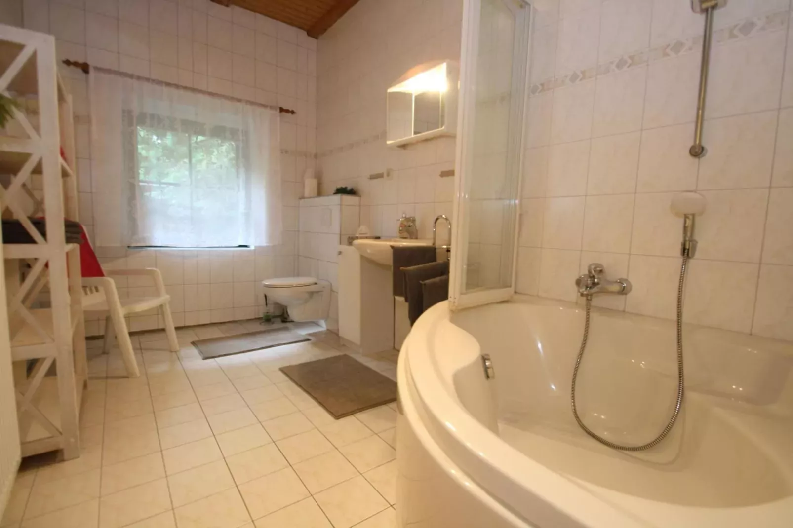 Doppelhaushälte Waldkautz-Badkamer