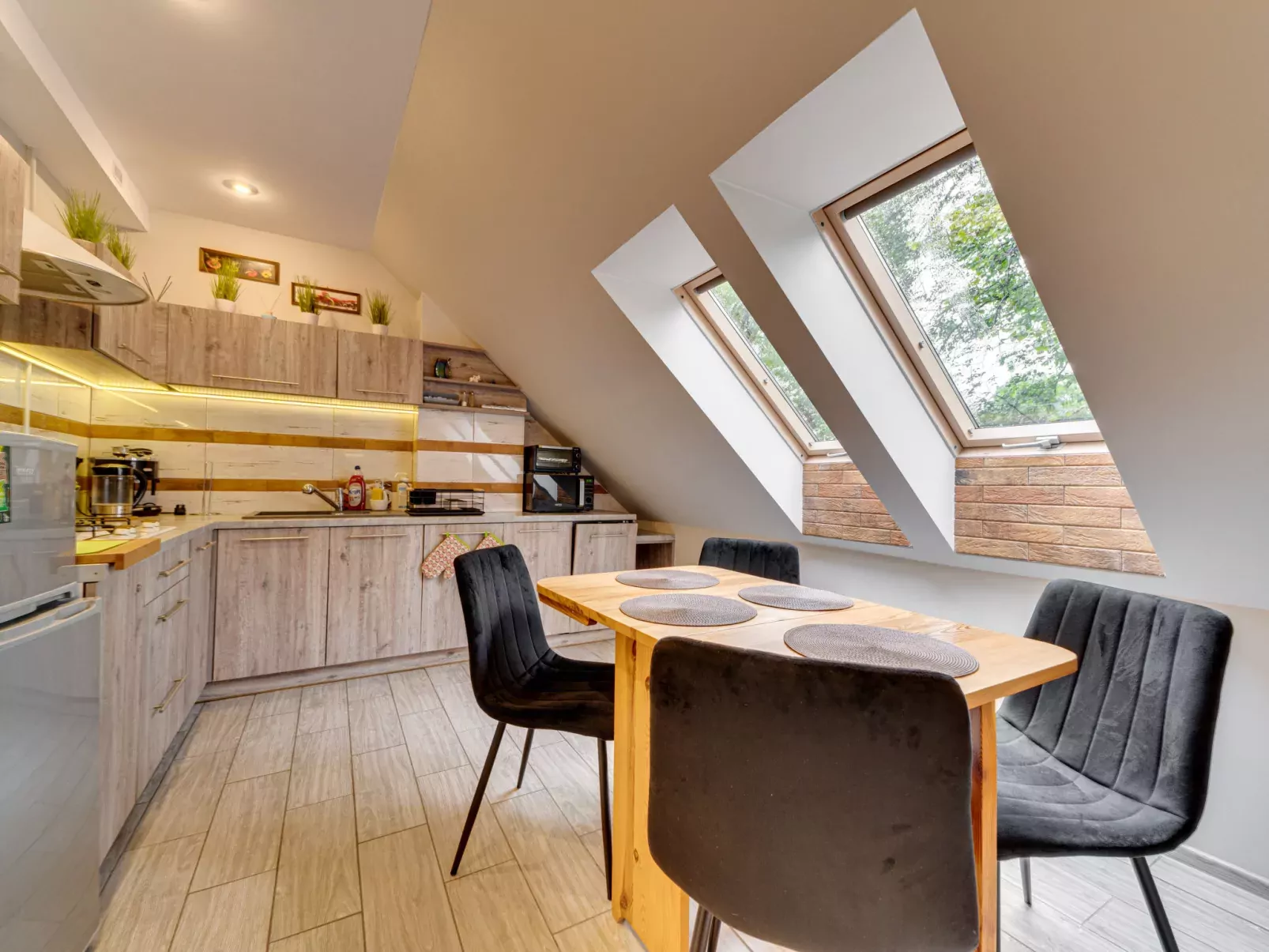 Karpacz Boczna (poddasze)-Binnen