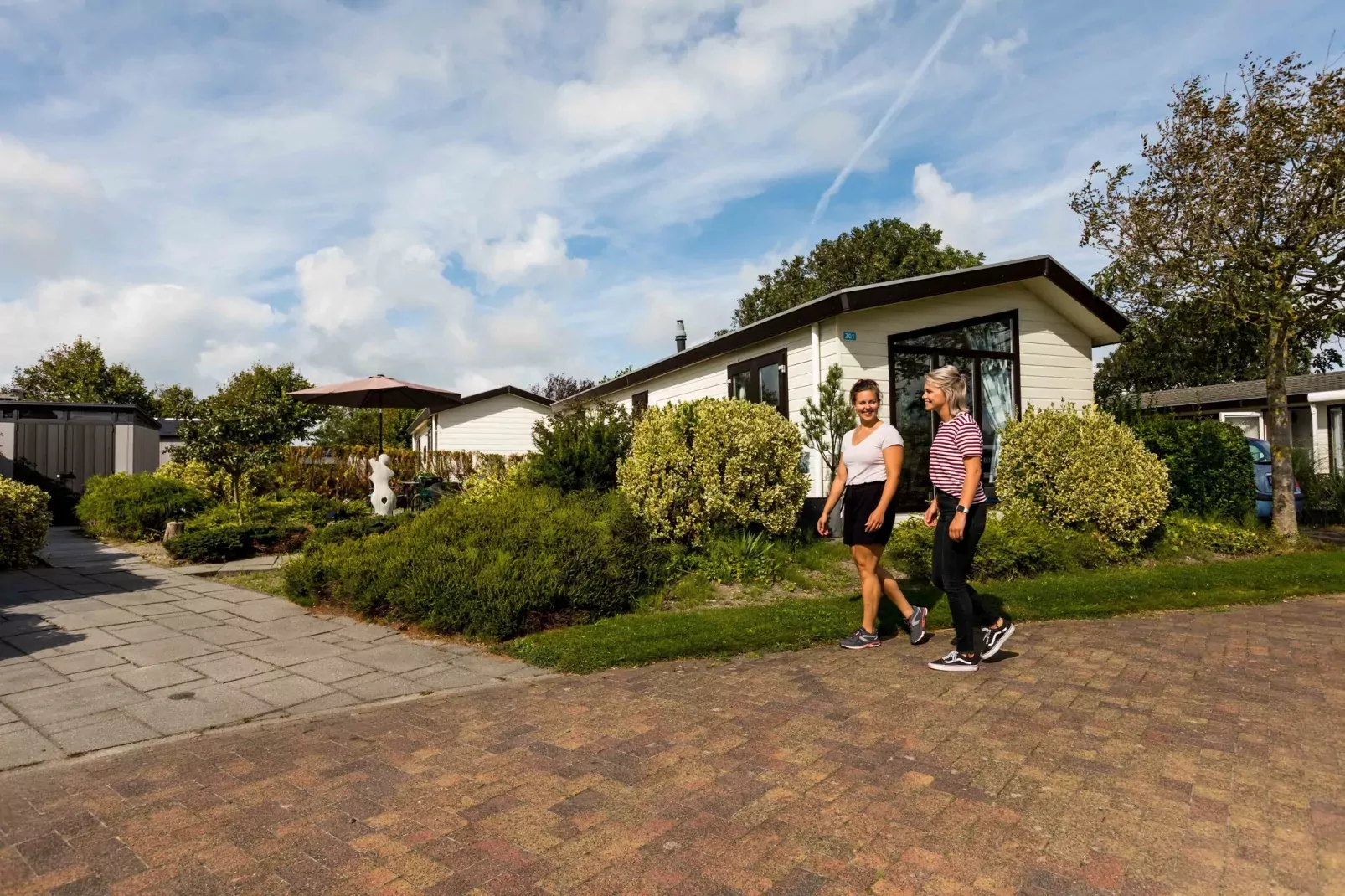 Chalet Basic 5 personen-Buitenkant zomer