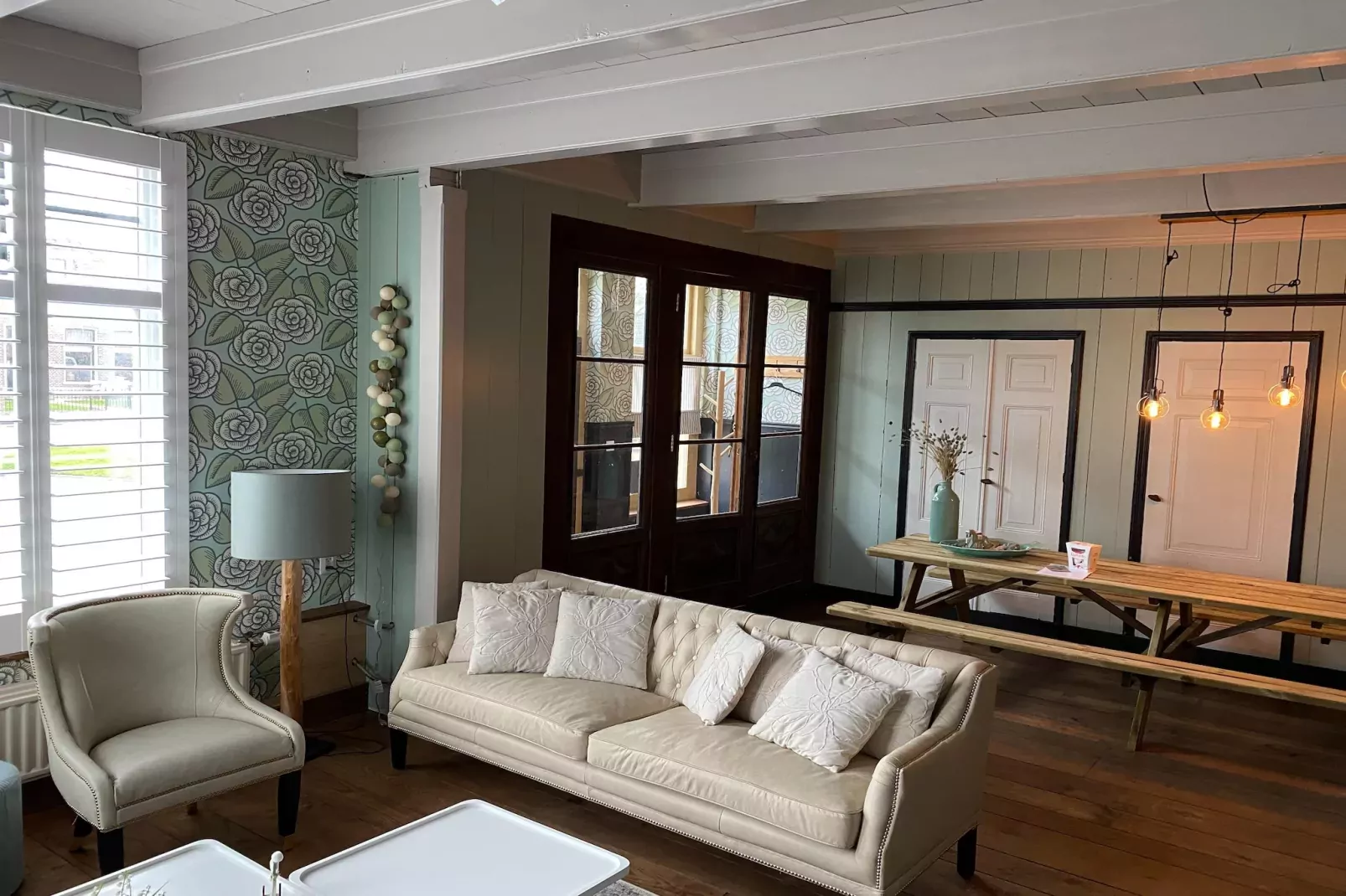 13-17 pax holiday home with separated apartments and gardens