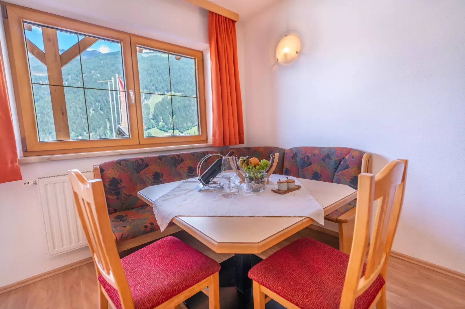 Apartment 1-Eetkamer