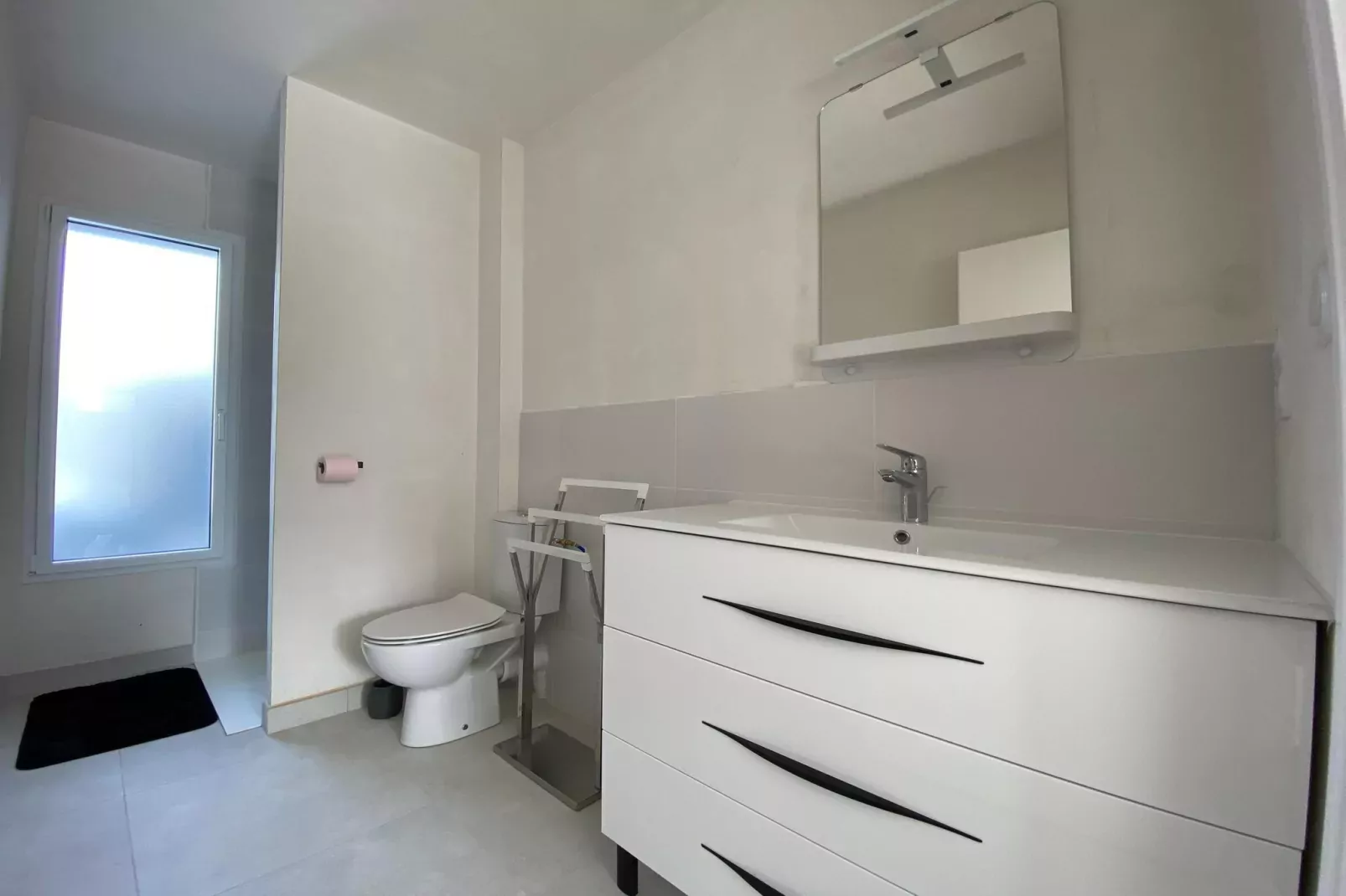 Charmant appartement indépendant-Badkamer