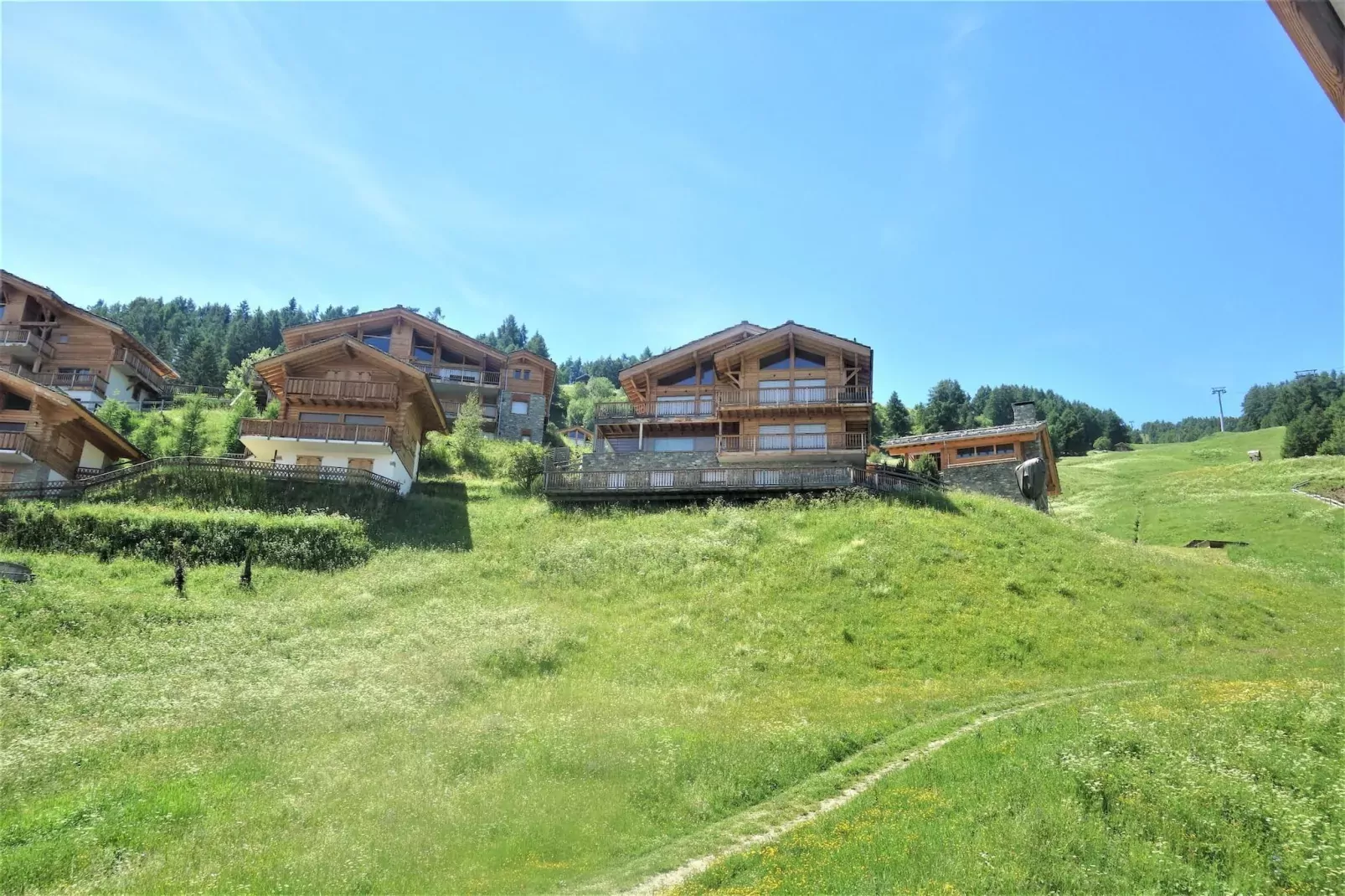 Les Mayens MB 011 - LUXURY apartment 6 pers-Buitenkant zomer