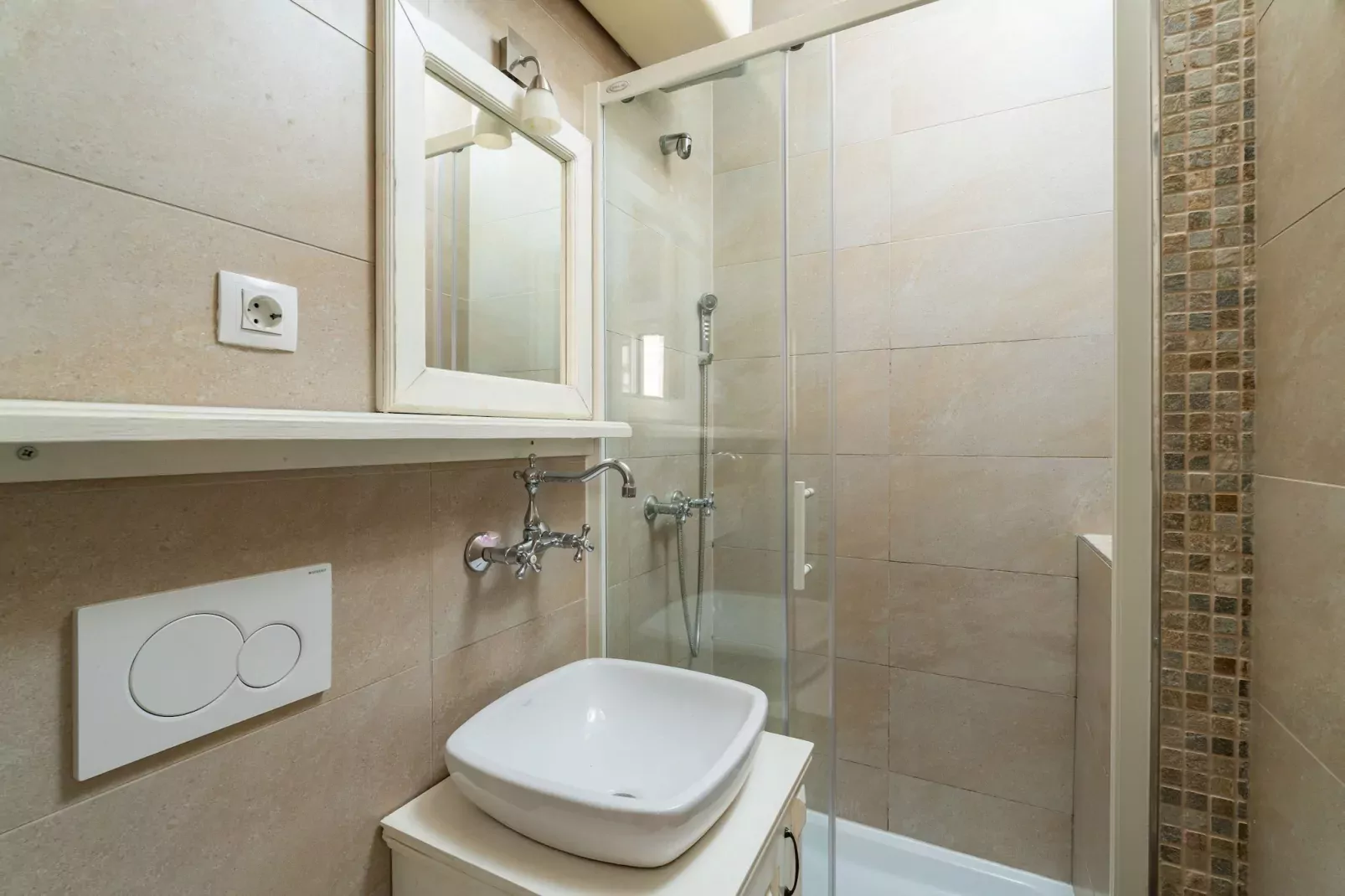Guest House Lumin - Deluxe Double or Twin Room with City View (Second Floor) (BR2)-Badkamer