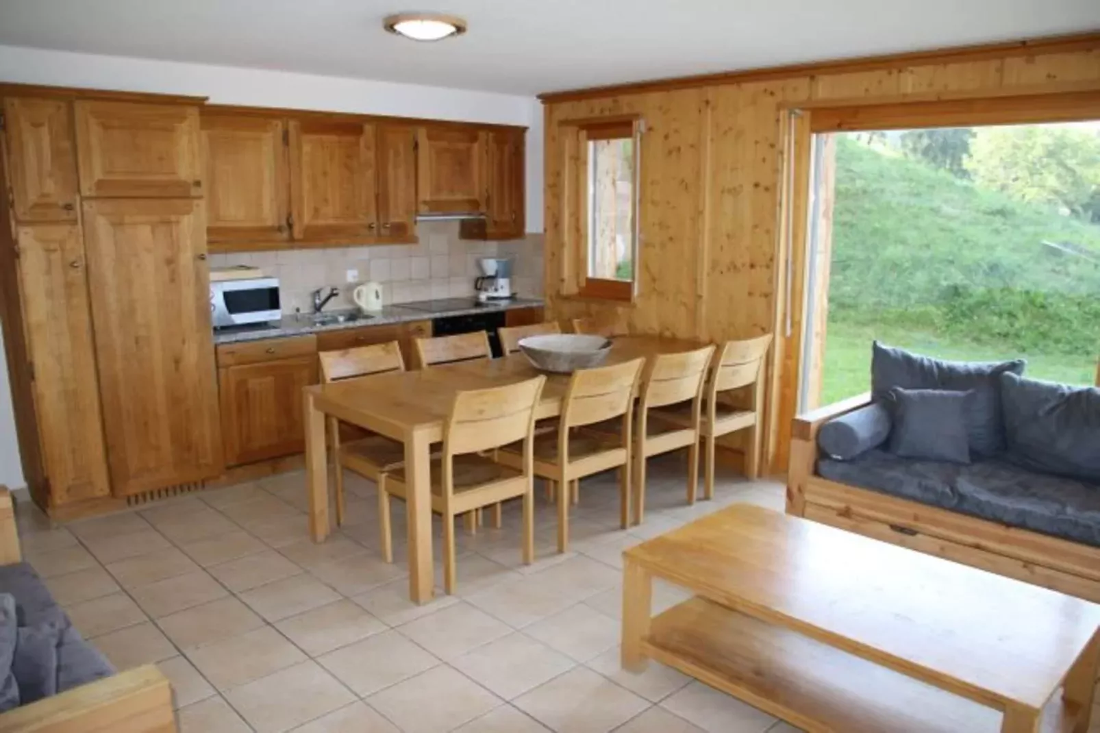 HCR 141 - COMFORTABLE apartment 8 pers-Eetkamer