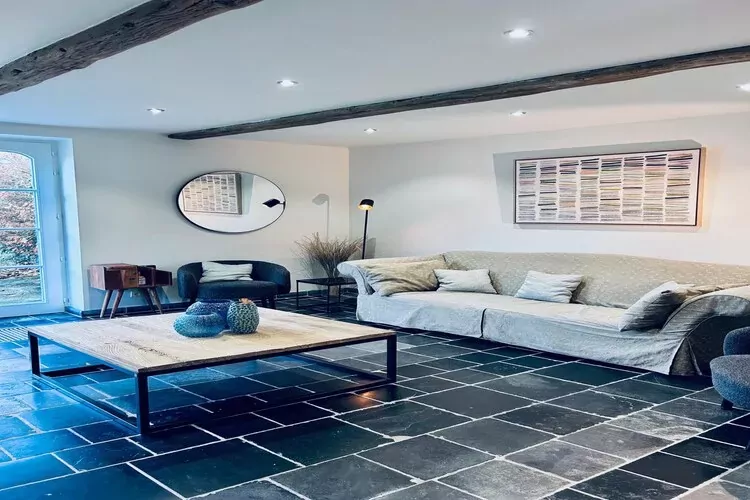 Au Milieu De Nulle Part-Woonkamer