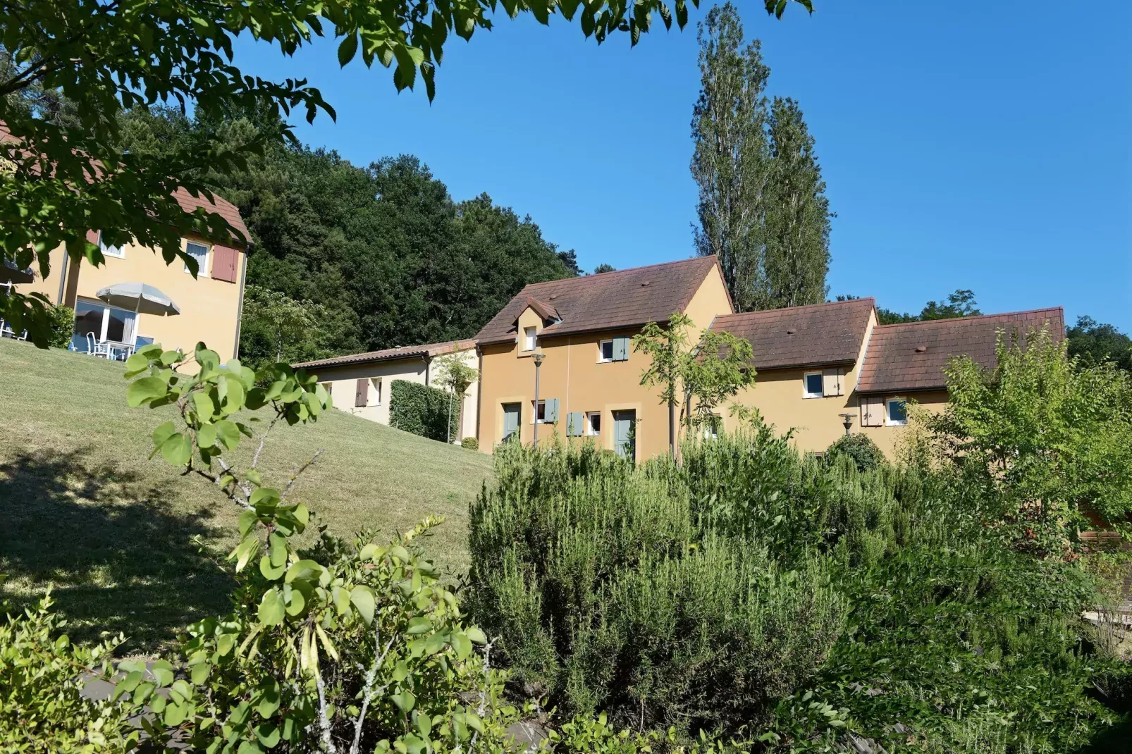Les Côteaux de Sarlat 2-Buitenkant zomer