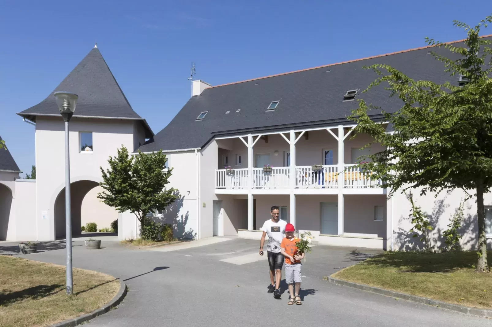 Résidence Le Domaine de l'Emeraude 3-Buitenkant zomer