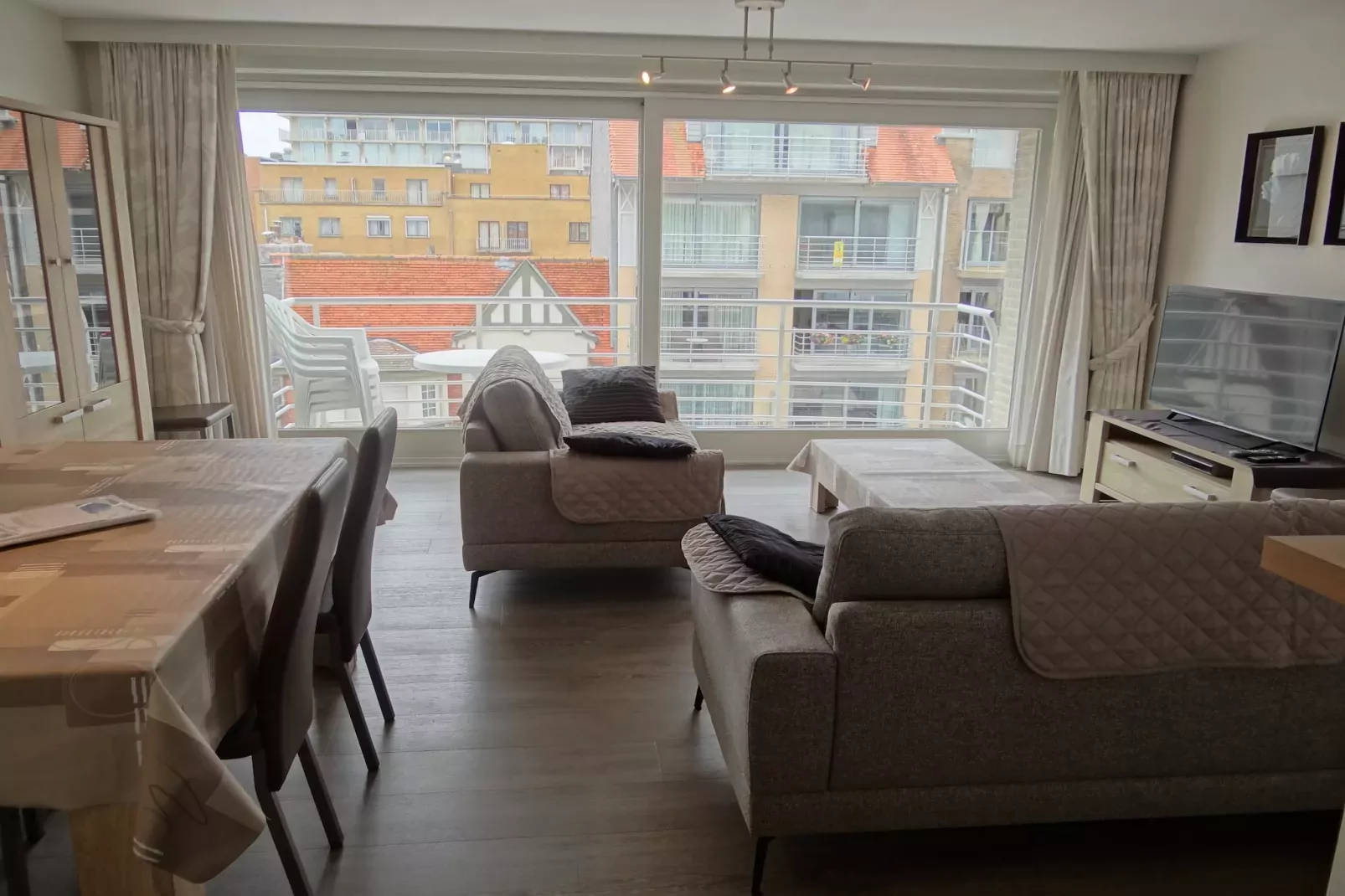 MISTRAL 0401-Woonkamer