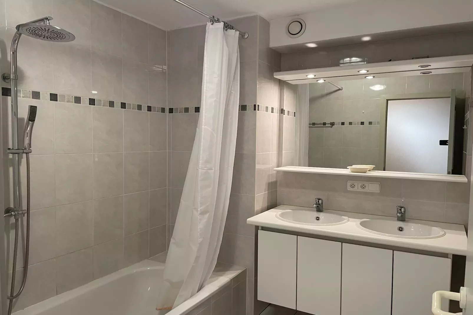 MISTRAL 0401-Badkamer