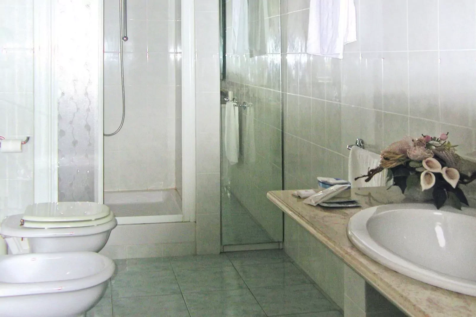 Residence La Ginestra, Montelparo-qaudrilo-Badkamer