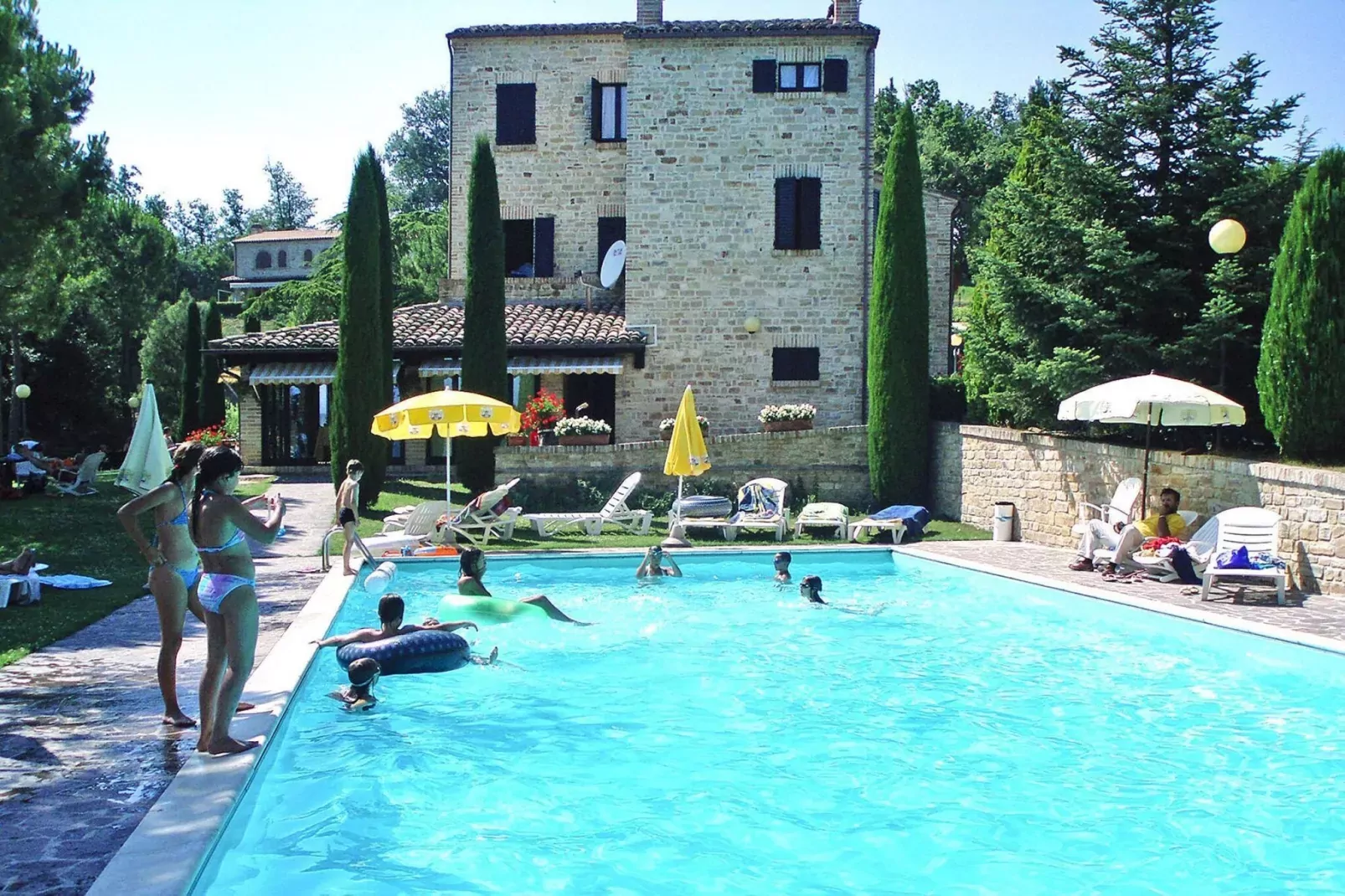 Residence La Ginestra, Montelparo-qaudrilo-Zwembad