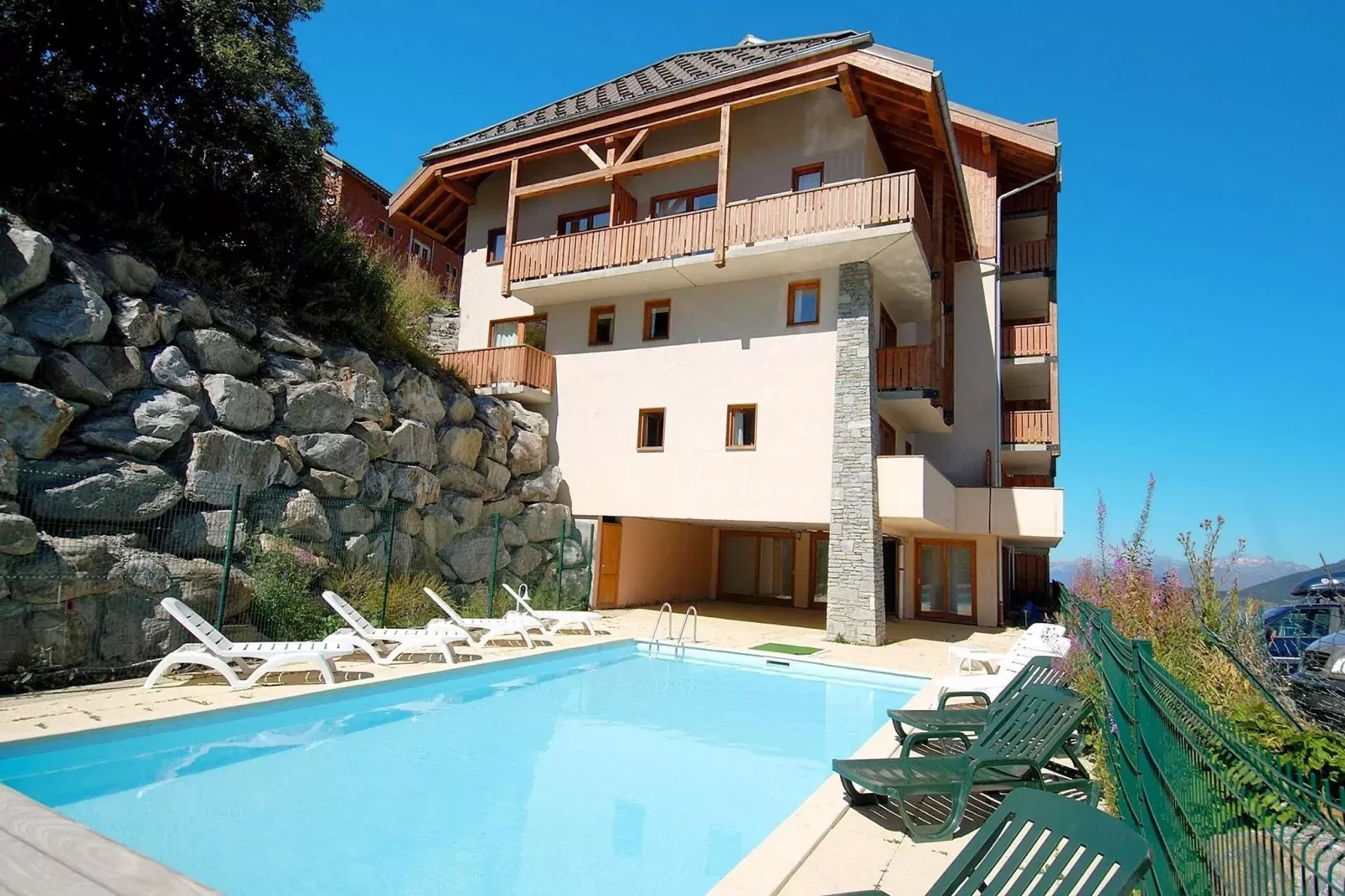 poolofhouse