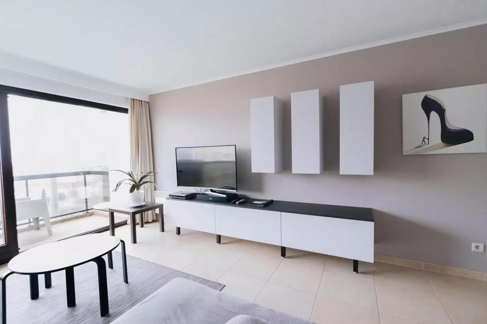 PLAZA I/2811-Woonkamer