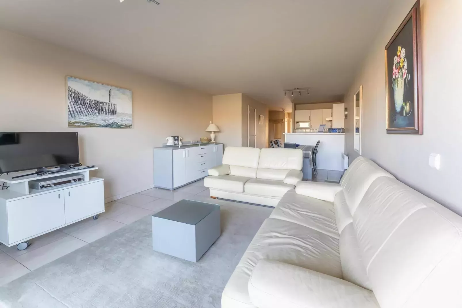 PLAZA A1/A1B01-Woonkamer