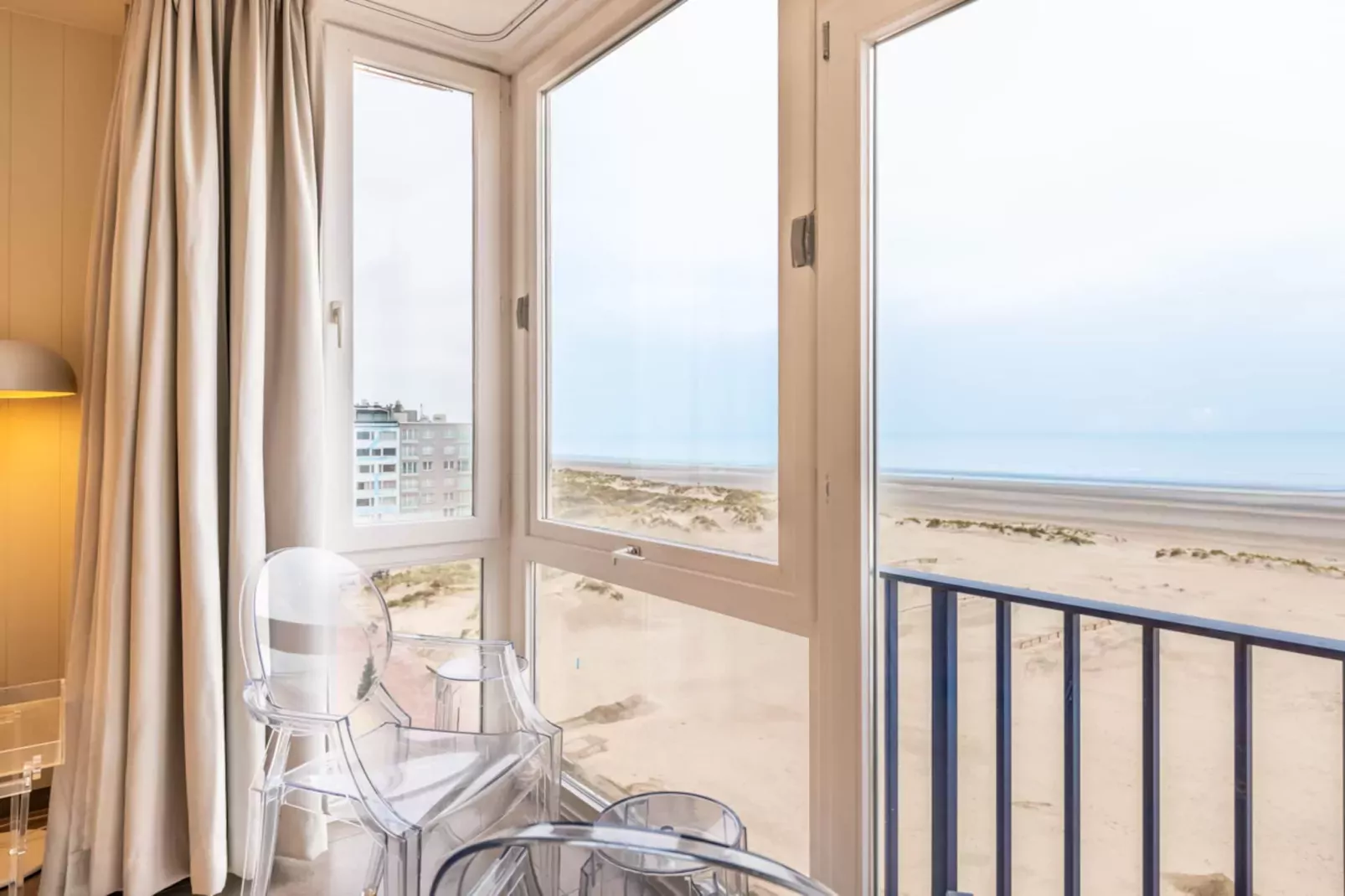 BRITANNI/BRIT0702-Terrasbalkon