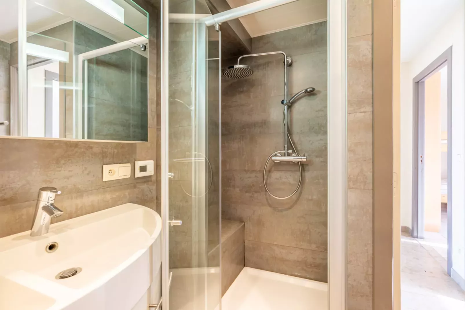 PLAZA G/2624-Badkamer