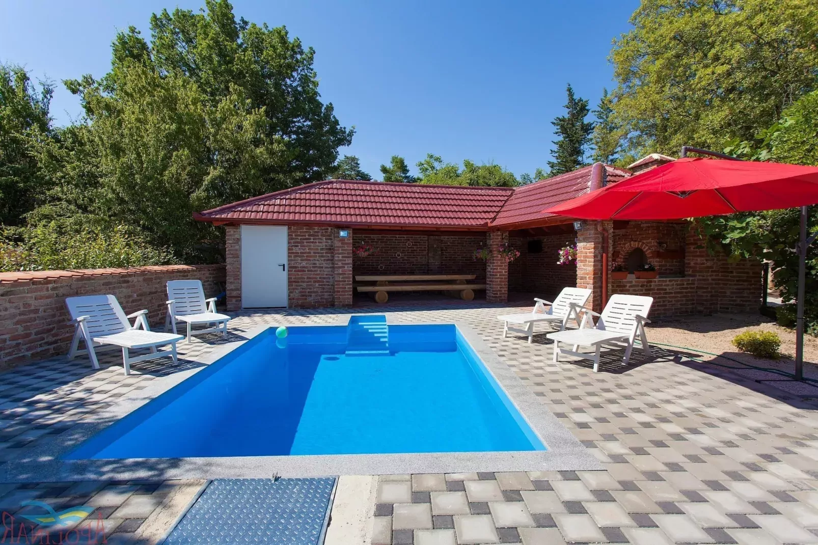 poolofhouse