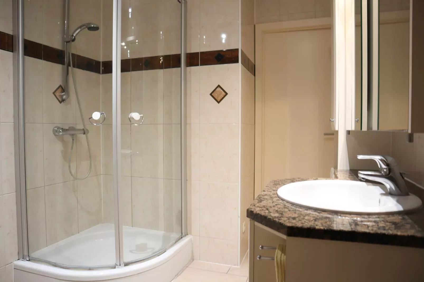 GOUNOD 0101PK-Badkamer