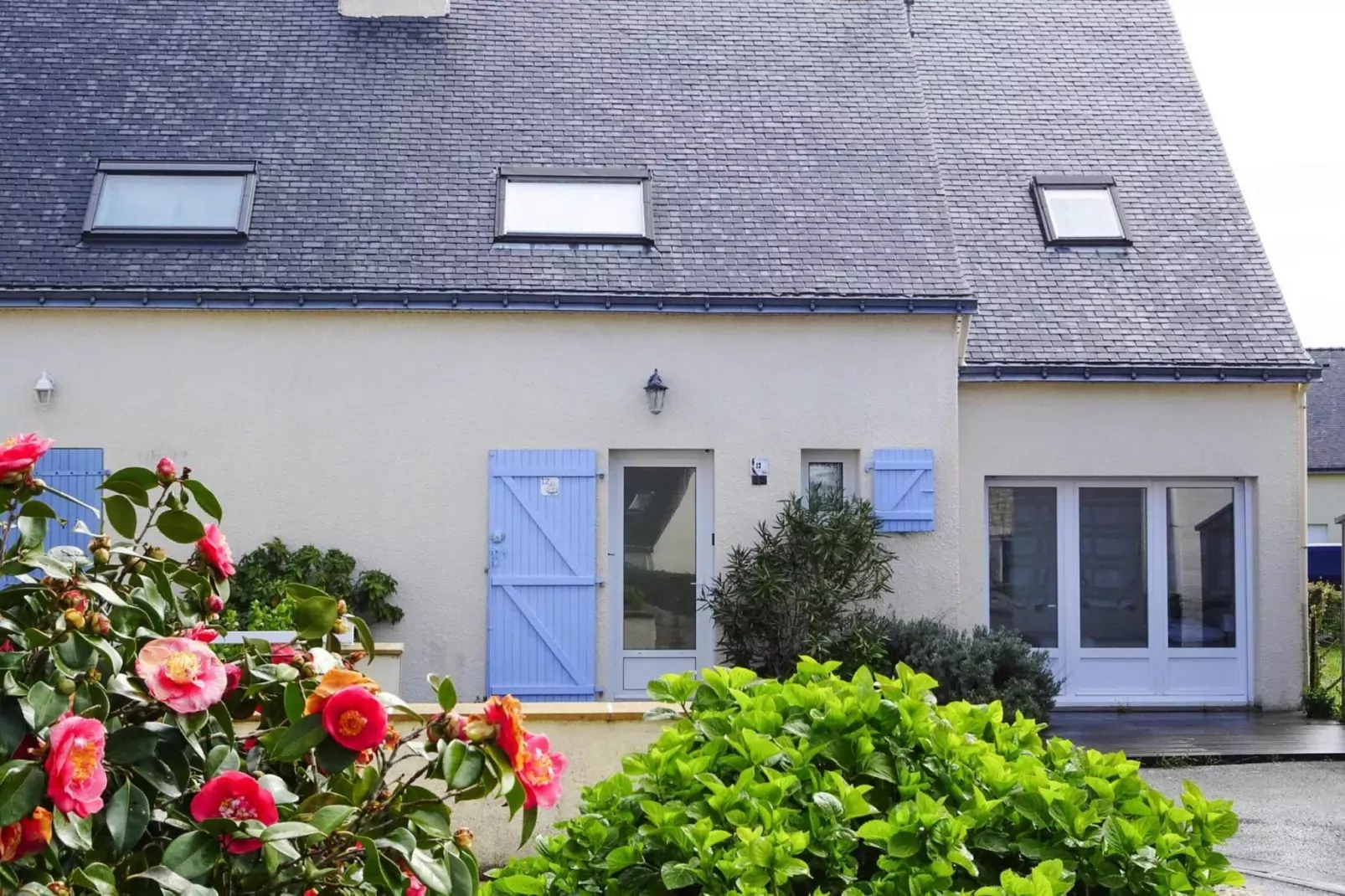 Semi-detached house Damgan-Buitenkant zomer