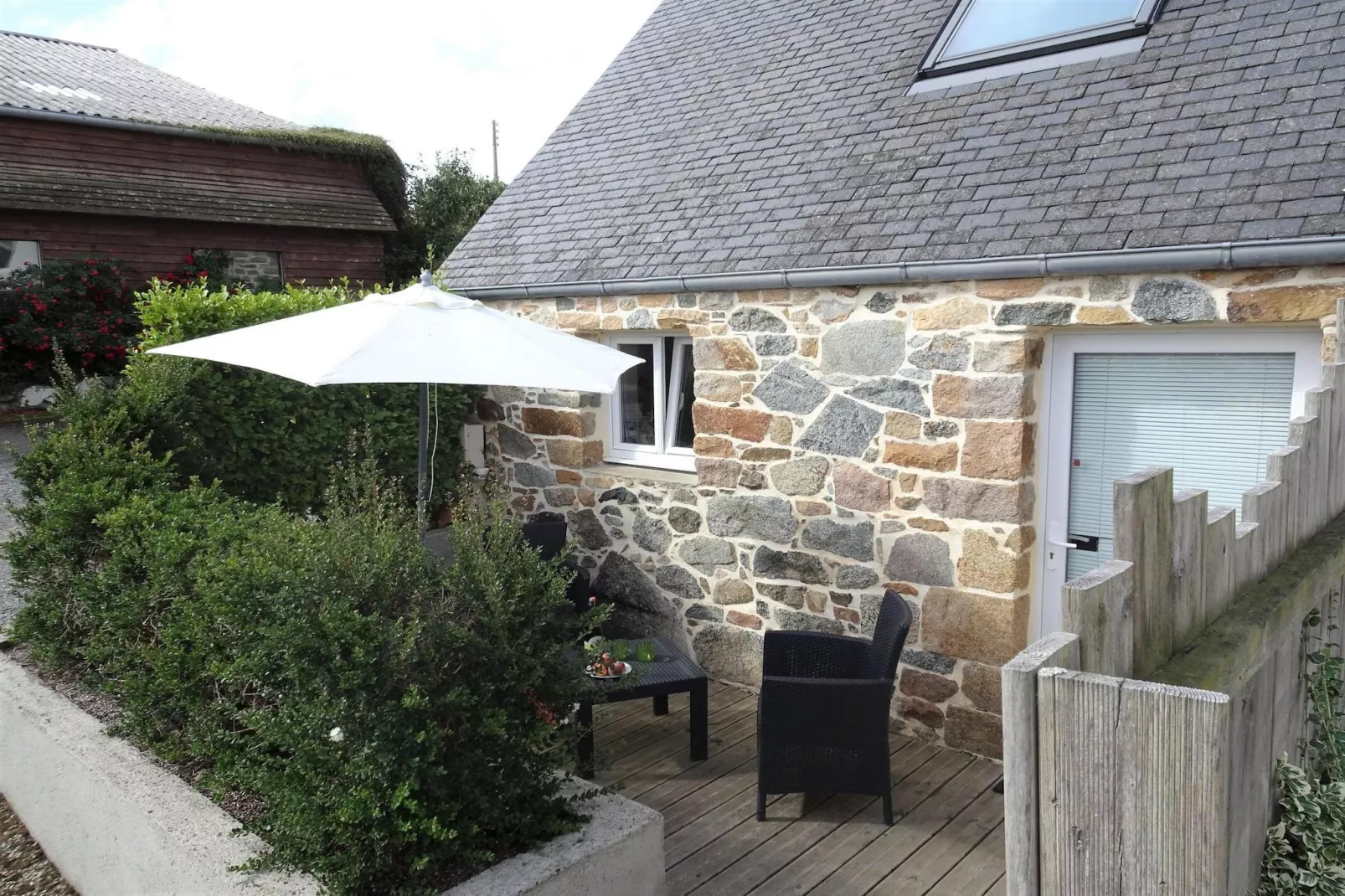Natural stone cottage with garden and sea view on Breton estate Plougasnou