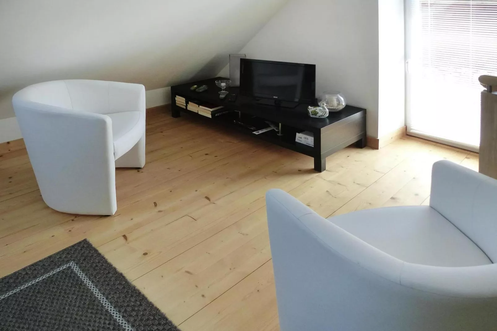 Natural stone cottage with garden and sea view on Breton estate Plougasnou
