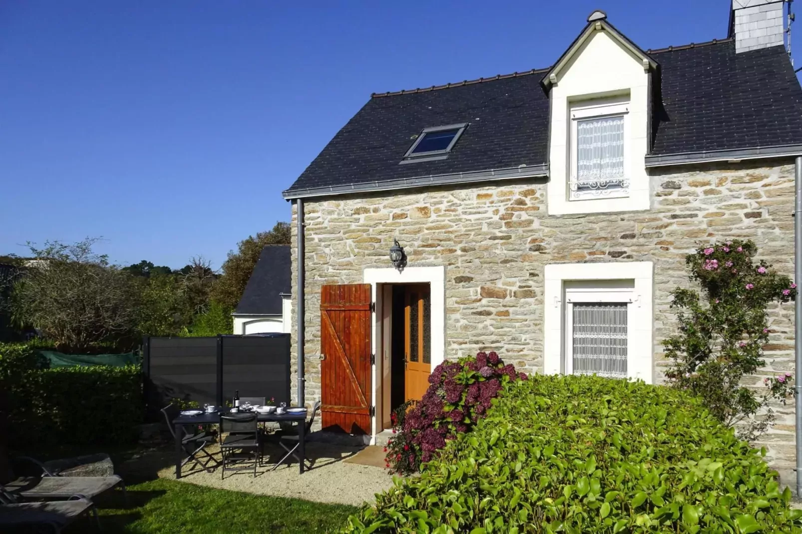 Holiday home La Forêt-Fouesnant-Buitenkant zomer