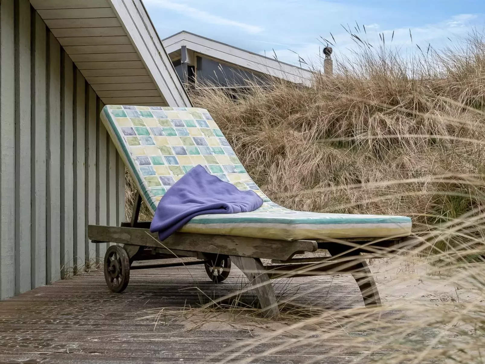 "Erwith" - 50m from the sea-Buiten