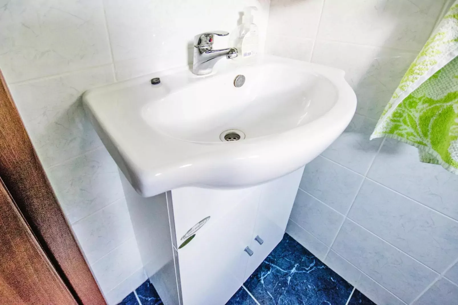 Holiday flat Kuco Starigrad Paklenica-3-Raum-App SD44 A01 ca 58 qm bei Belegung mit 5 Pers-Badkamer