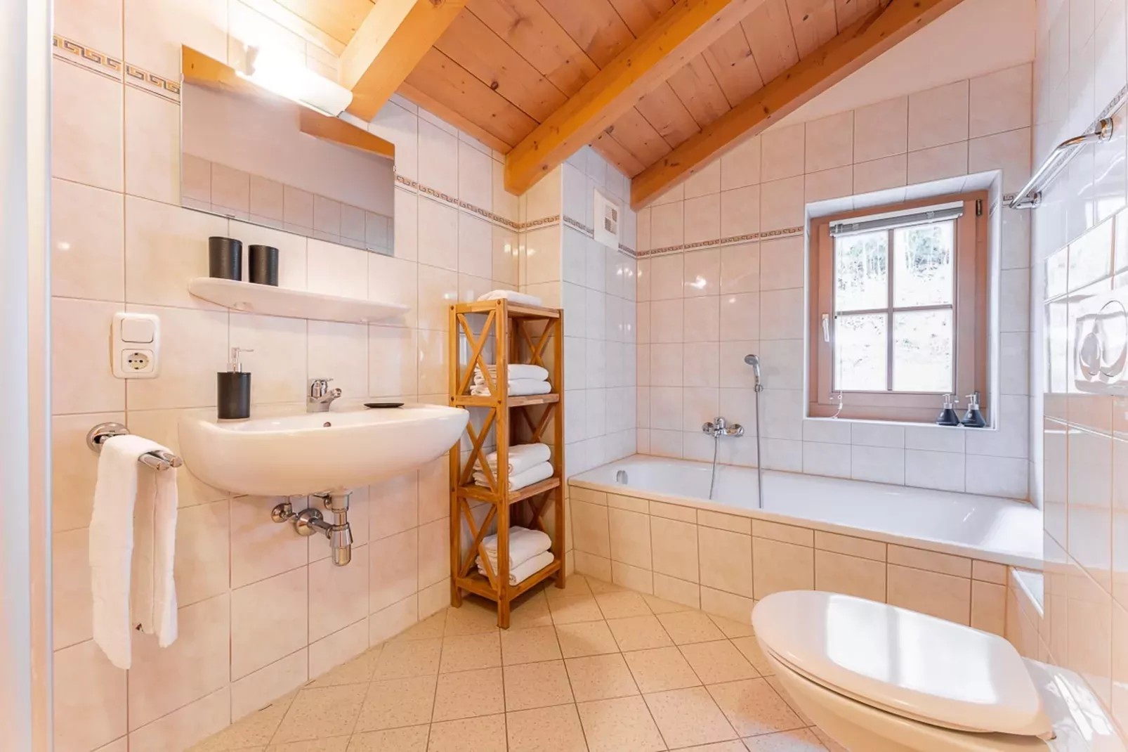 Chalets im Wald-Badkamer