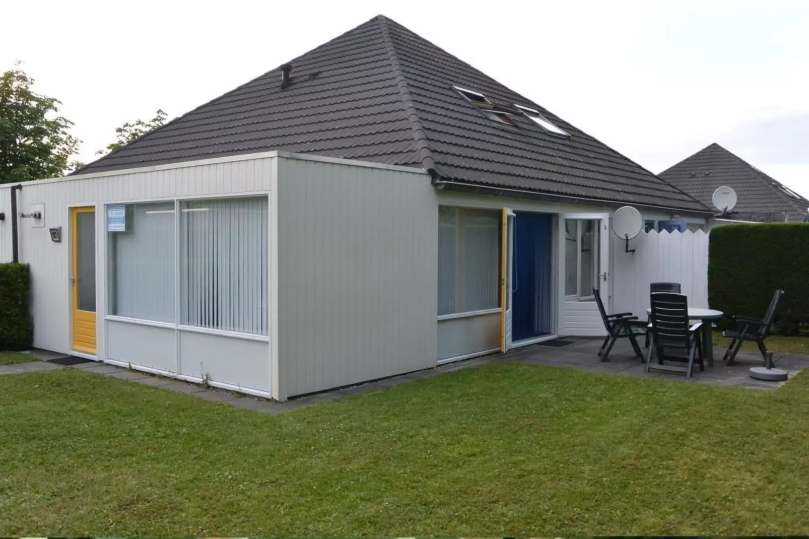 Schoneveld 137 Duinroos Breskens-Buitenkant zomer