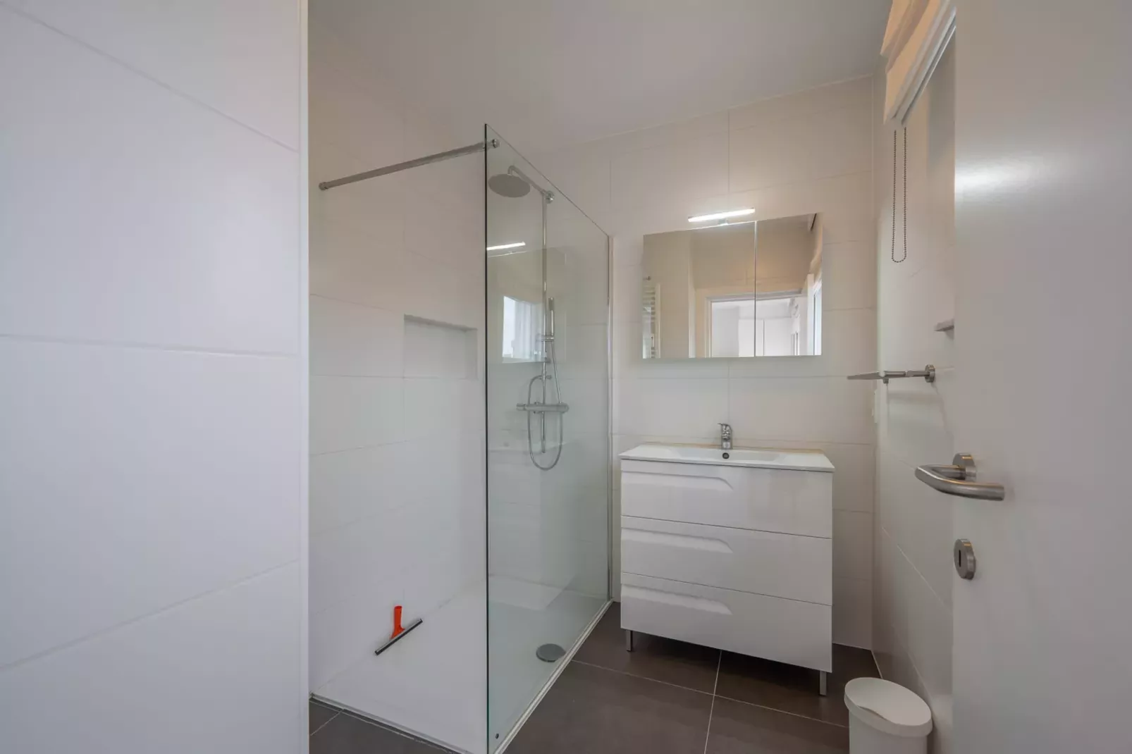Residence CHATEAUNEUF-62-Badkamer