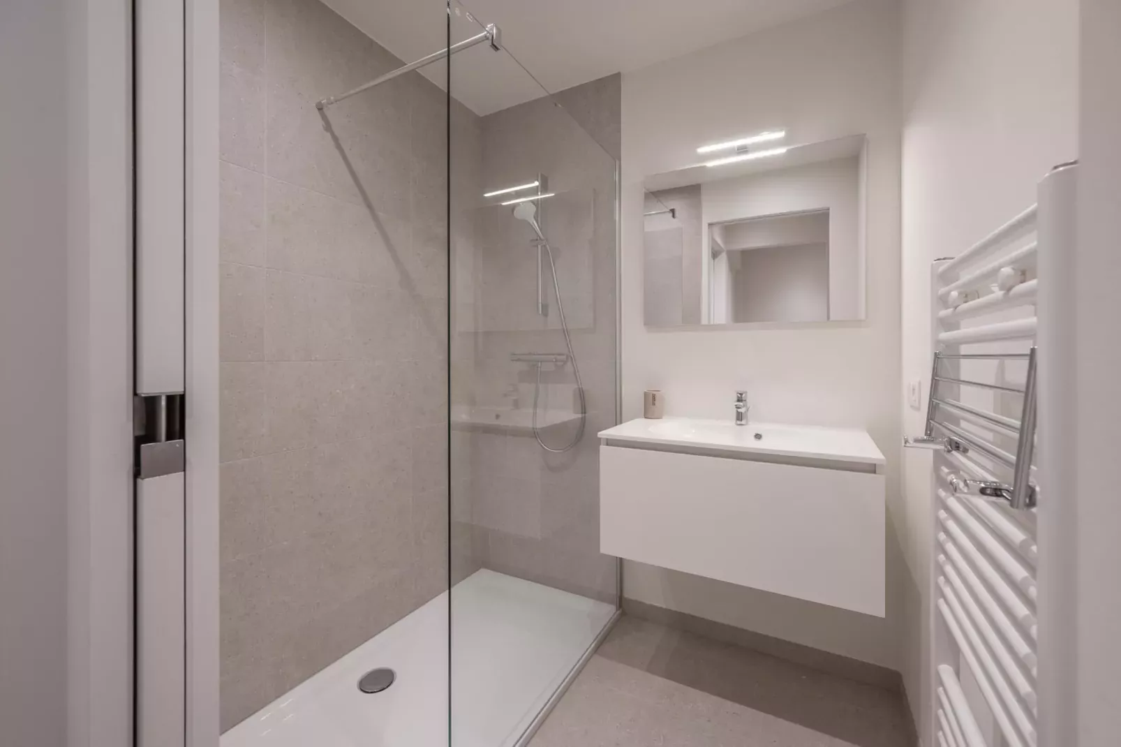 Residence Louise-I6B-Badkamer