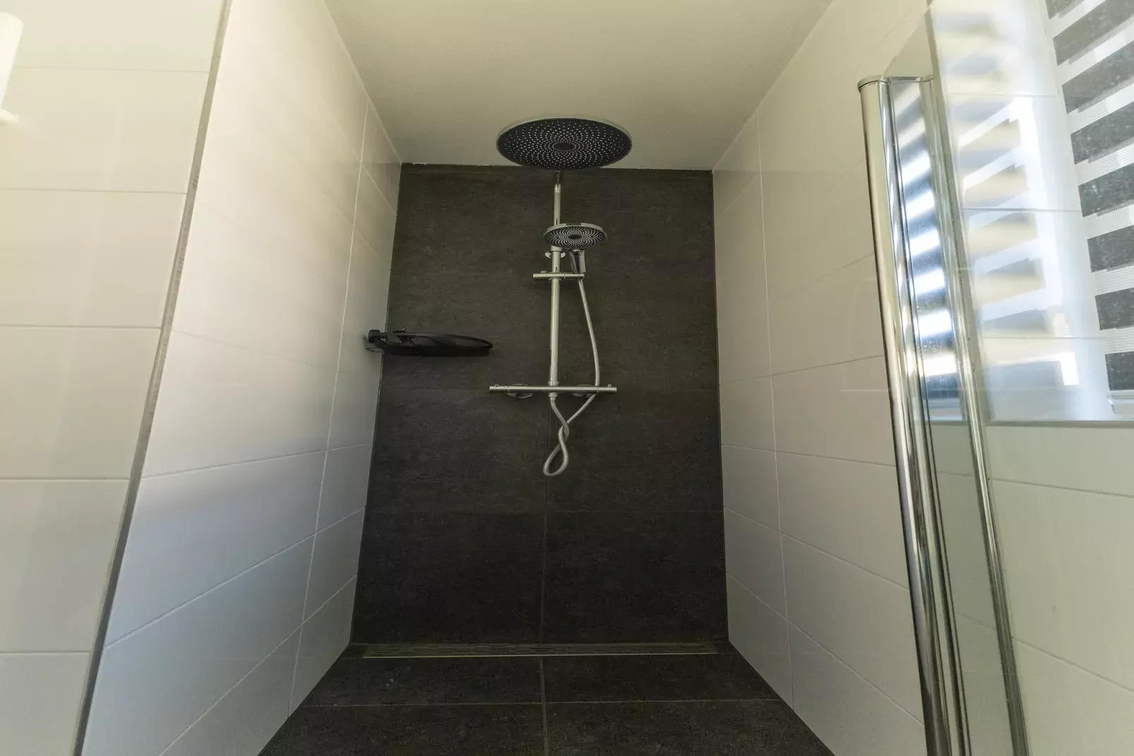 NR 44-Badkamer