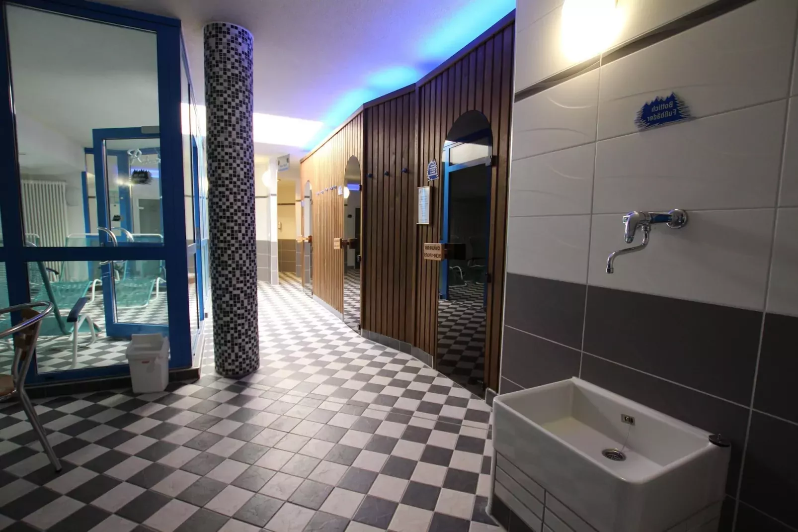 Haus 9 - Haus am Hang-Binnen