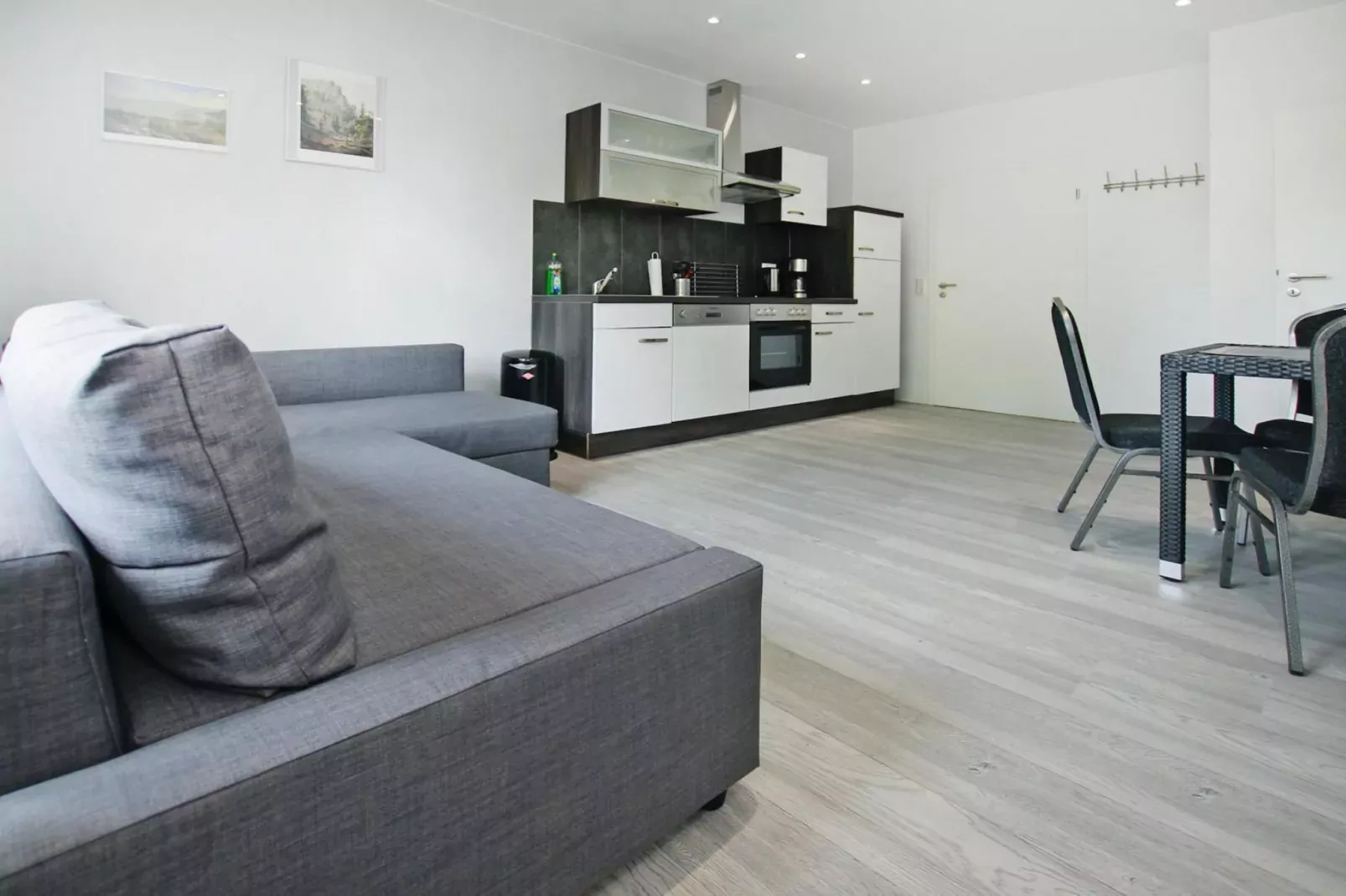 Apartment im alten Bahnhof-Woonkamer