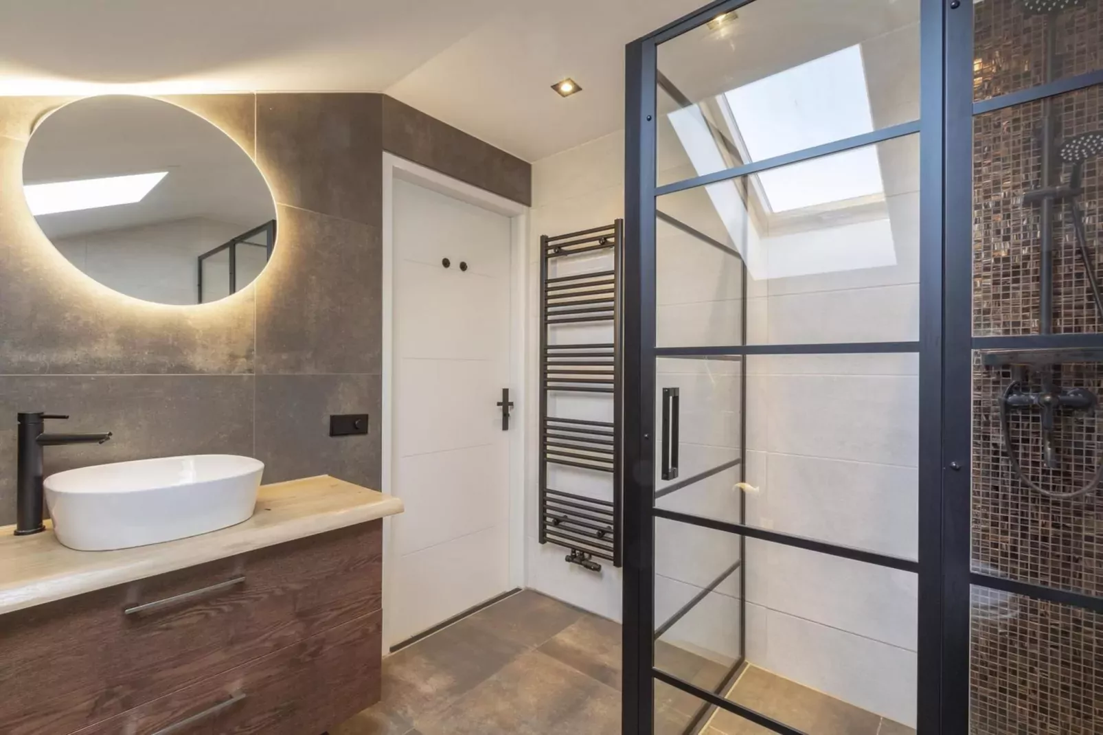 Luxe Villa Keizerskroon - Keizerkroon 63-Badkamer